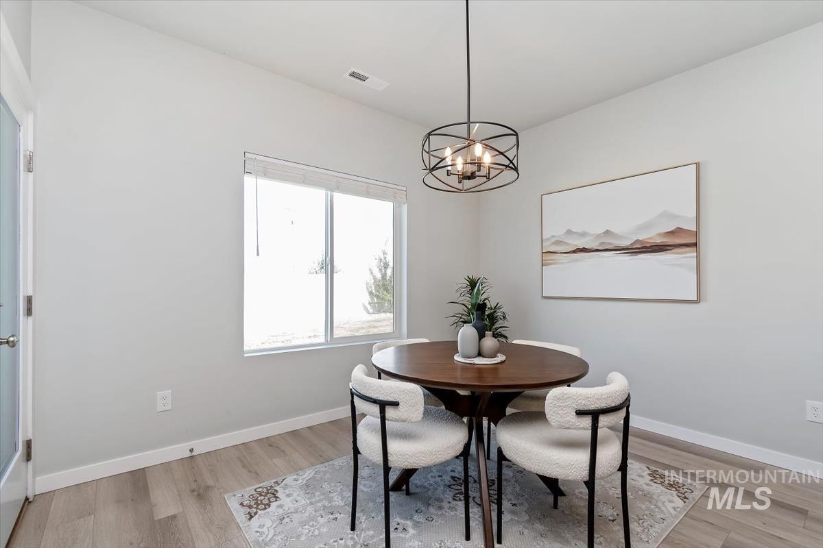 4432 N Maplestone Av, Meridian, Idaho 83646, 3 Bedrooms, 2 Bathrooms, Residential For Sale, Price $467,000,MLS 98991099