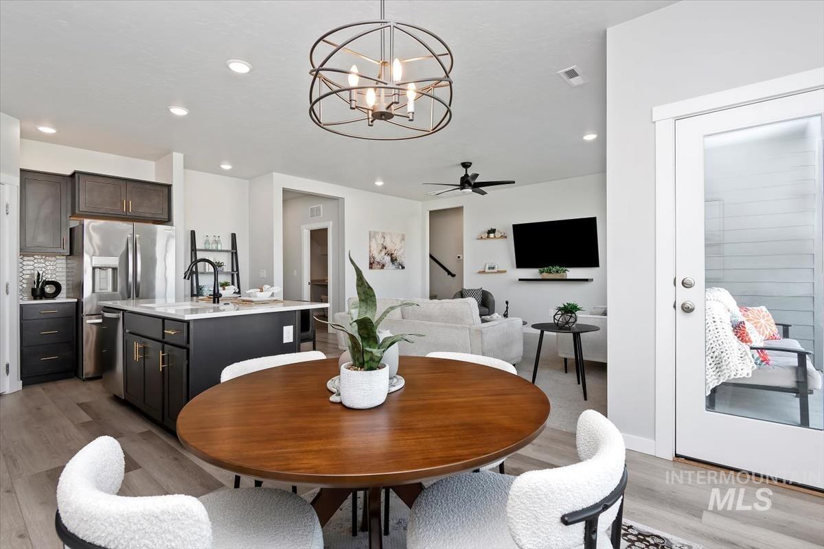 4432 N Maplestone Av, Meridian, Idaho 83646, 3 Bedrooms, 2 Bathrooms, Residential For Sale, Price $467,000,MLS 98991099