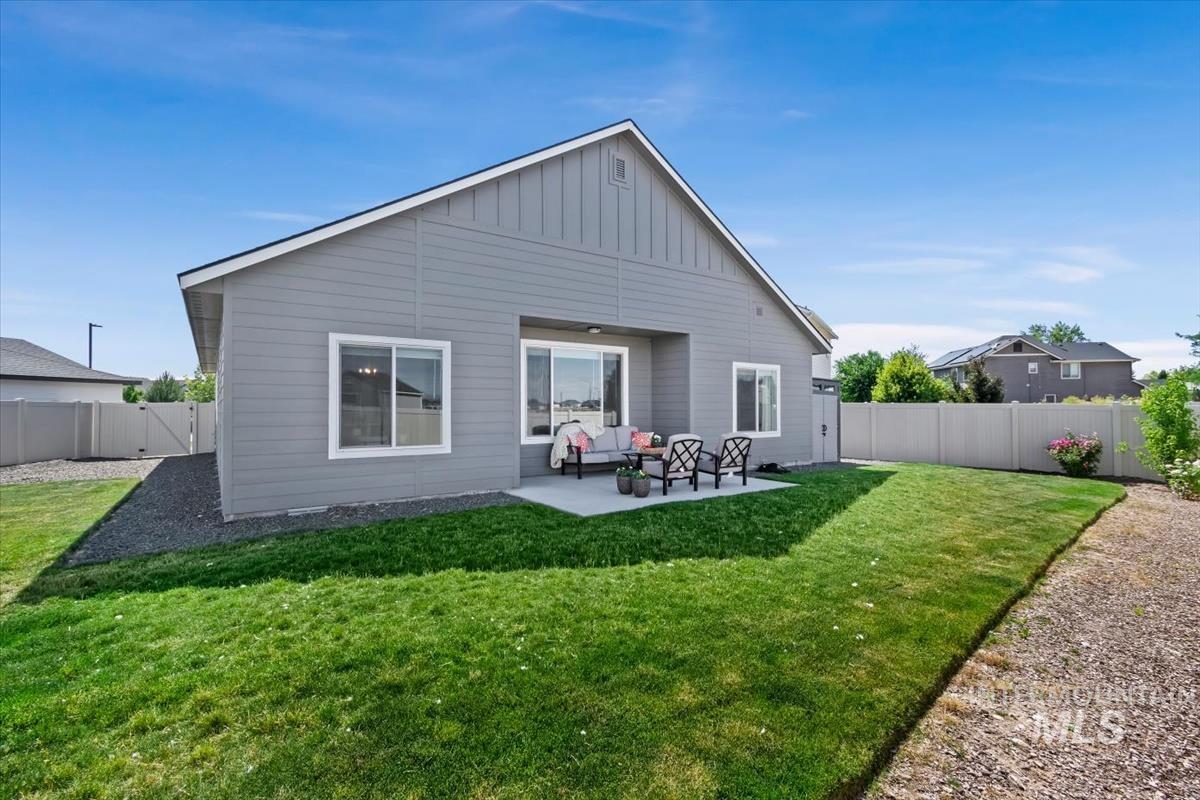 4432 N Maplestone Av, Meridian, Idaho 83646, 3 Bedrooms, 2 Bathrooms, Residential For Sale, Price $467,000,MLS 98991099