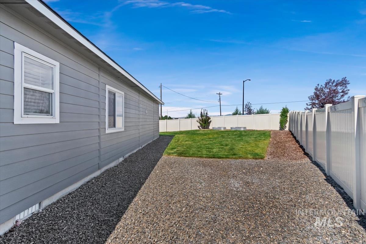 4432 N Maplestone Av, Meridian, Idaho 83646, 3 Bedrooms, 2 Bathrooms, Residential For Sale, Price $467,000,MLS 98991099