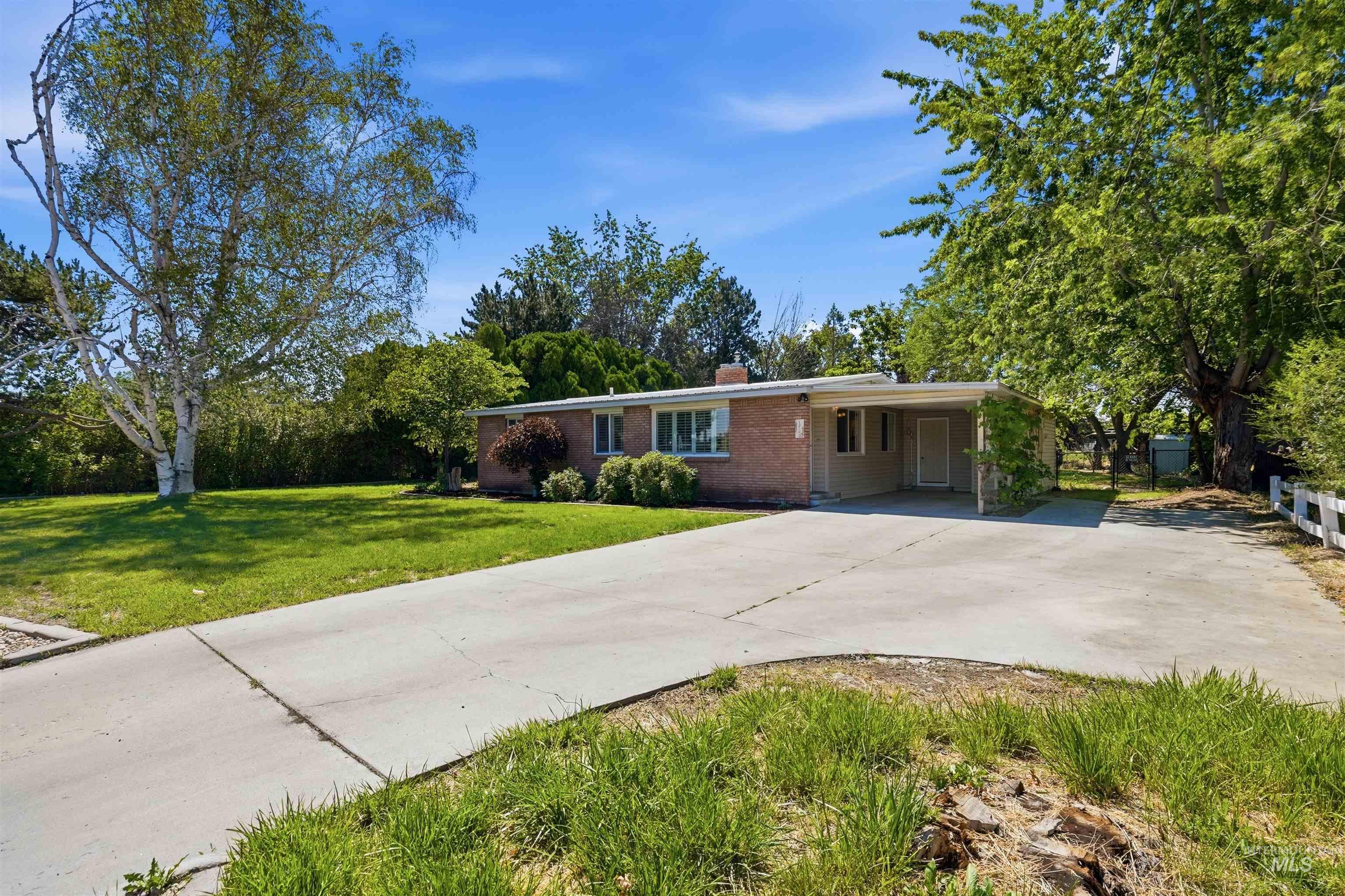 1725 E Sherman Ave, Nampa, Idaho 83686, 3 Bedrooms, 1.5 Bathrooms, Residential For Sale, Price $364,900,MLS 98991101