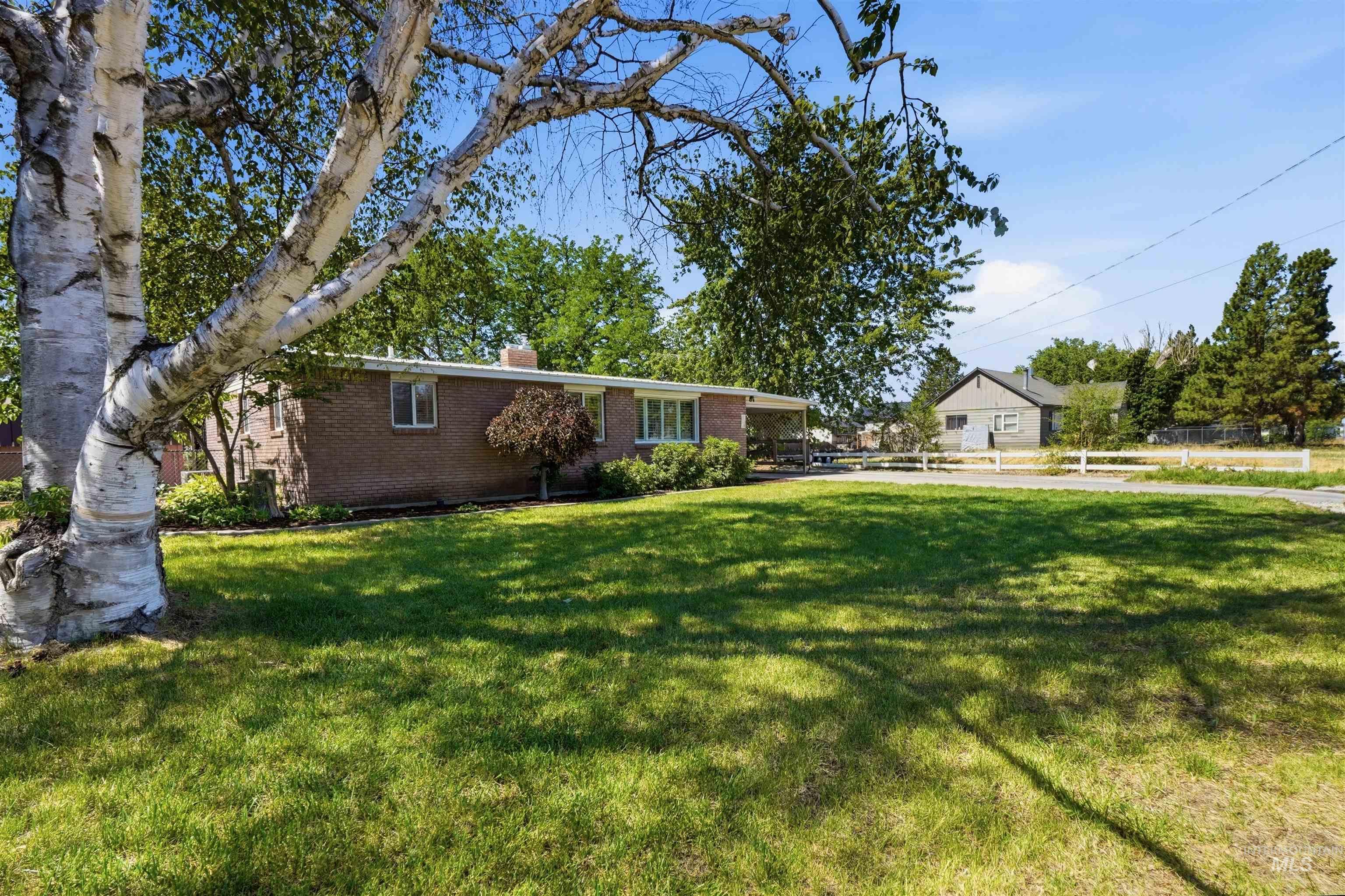 1725 E Sherman Ave, Nampa, Idaho 83686, 3 Bedrooms, 1.5 Bathrooms, Residential For Sale, Price $364,900,MLS 98991101
