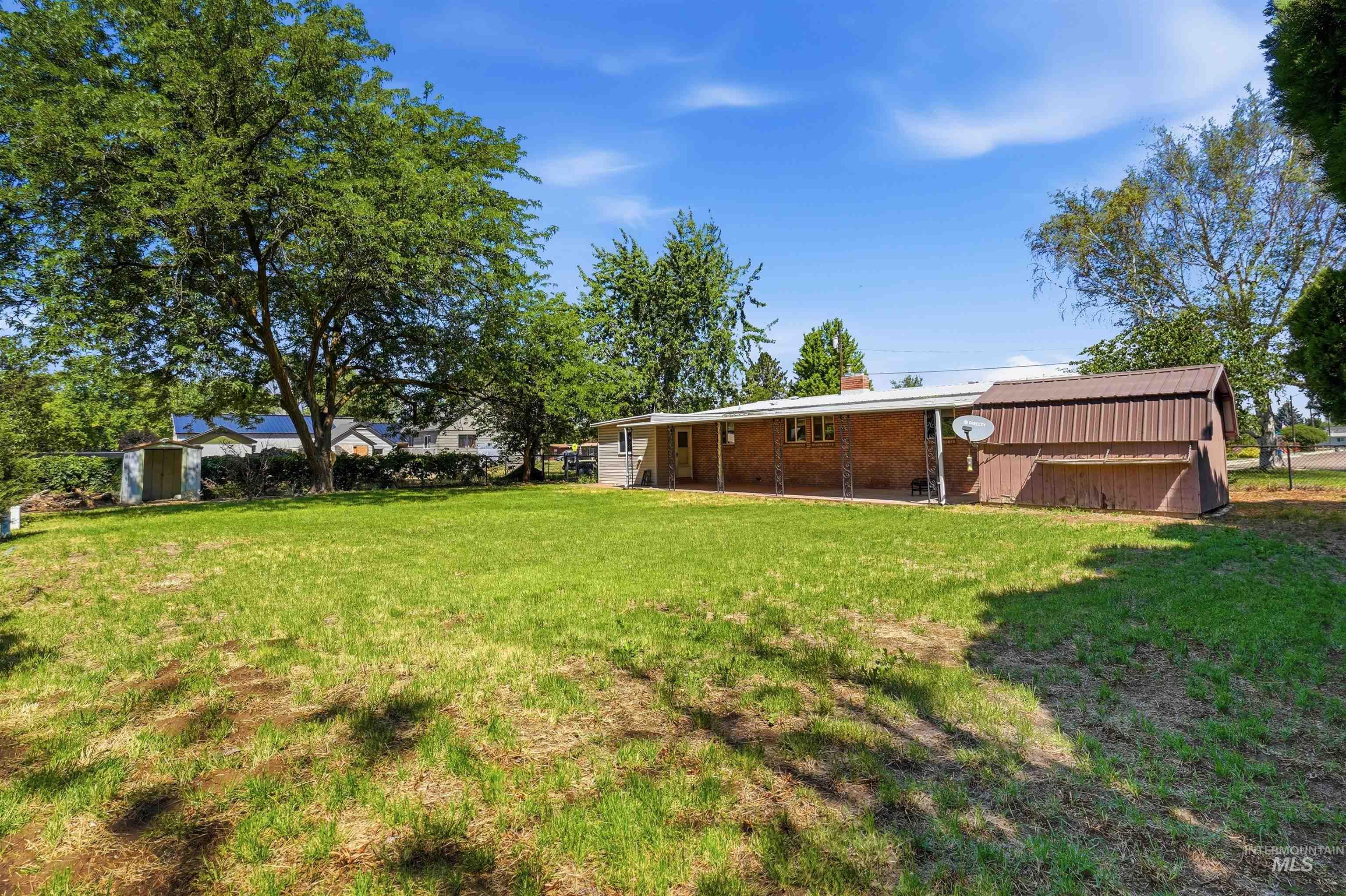 1725 E Sherman Ave, Nampa, Idaho 83686, 3 Bedrooms, 1.5 Bathrooms, Residential For Sale, Price $364,900,MLS 98991101
