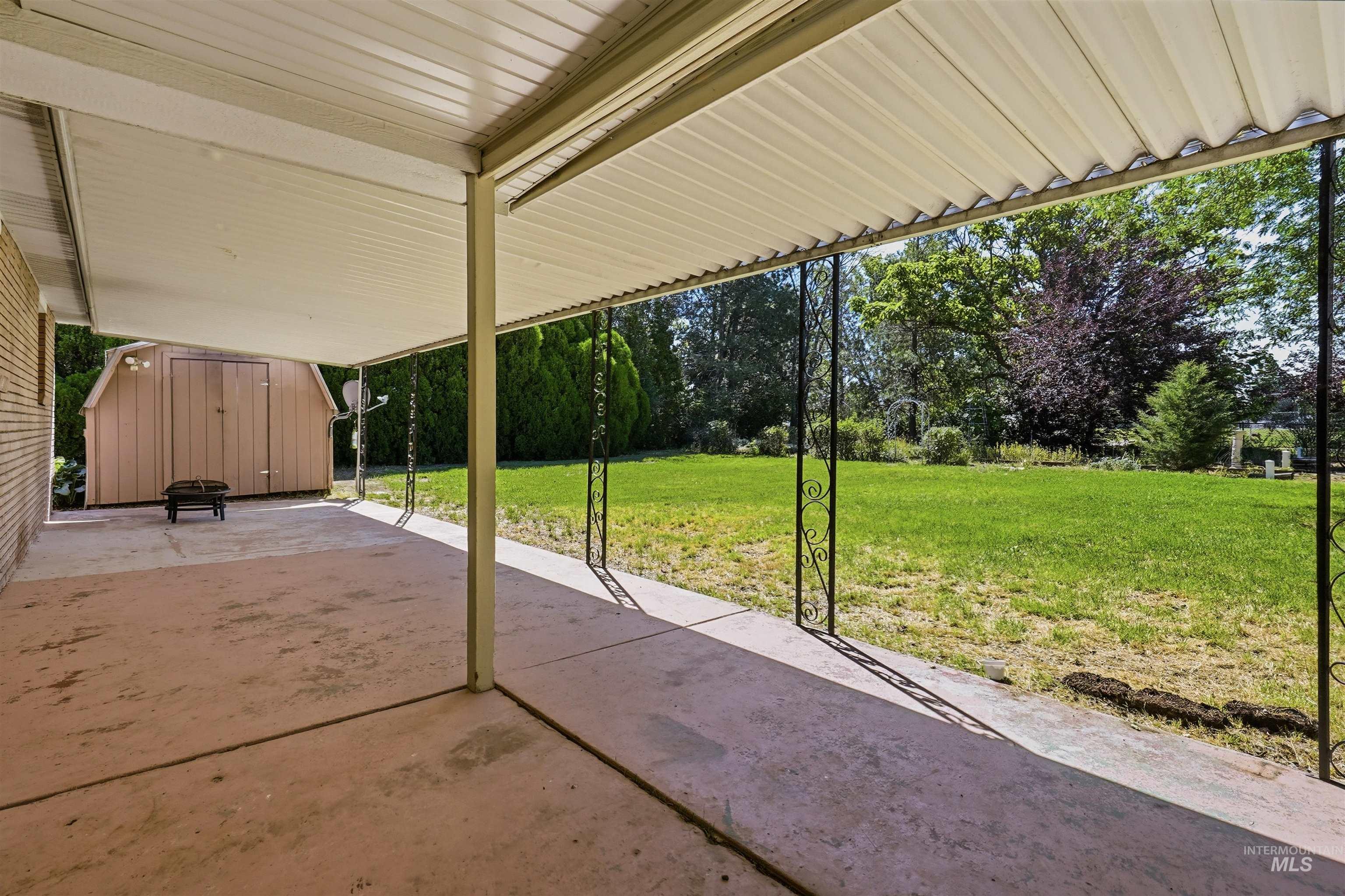1725 E Sherman Ave, Nampa, Idaho 83686, 3 Bedrooms, 1.5 Bathrooms, Residential For Sale, Price $364,900,MLS 98991101