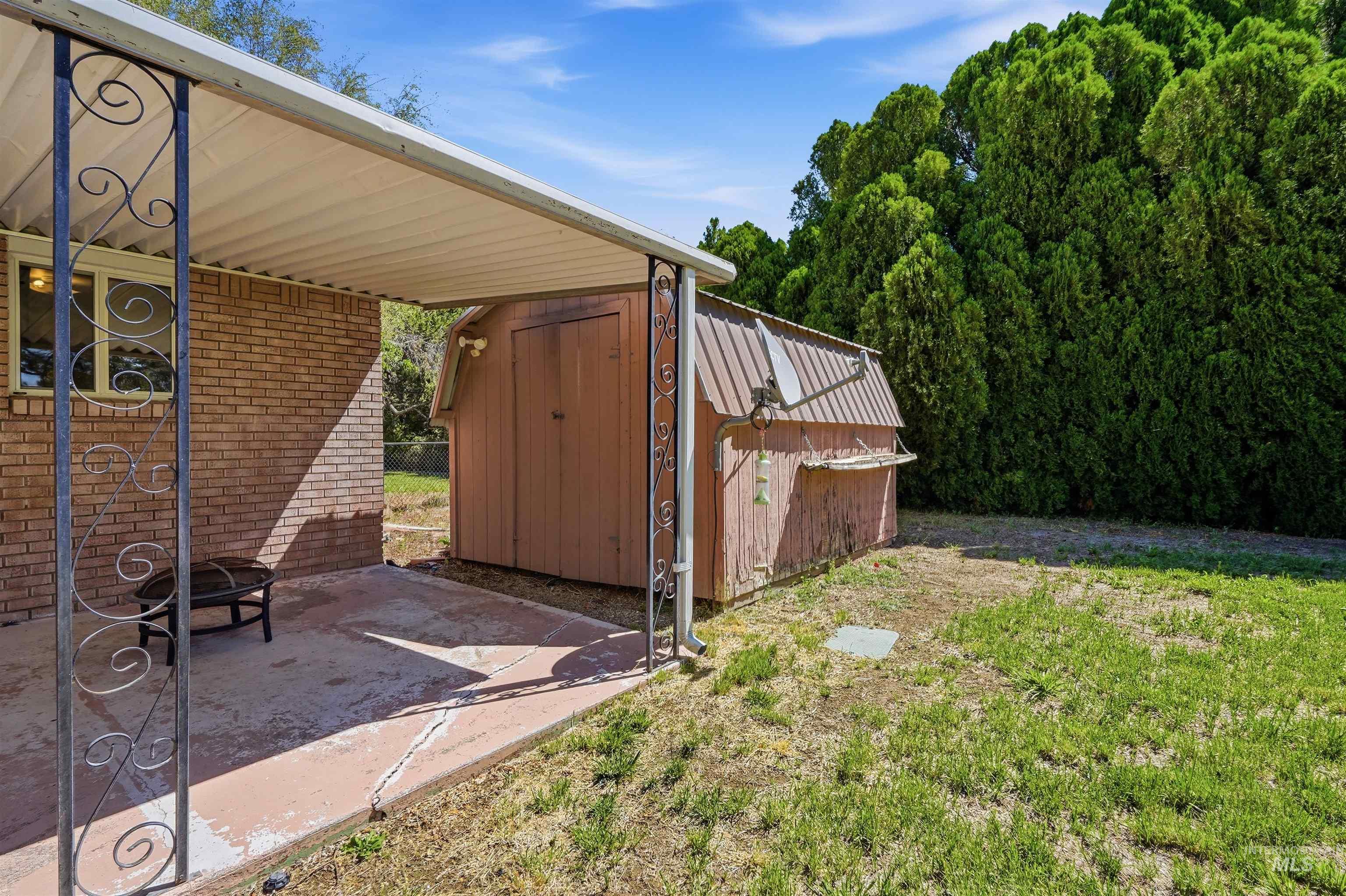 1725 E Sherman Ave, Nampa, Idaho 83686, 3 Bedrooms, 1.5 Bathrooms, Residential For Sale, Price $364,900,MLS 98991101