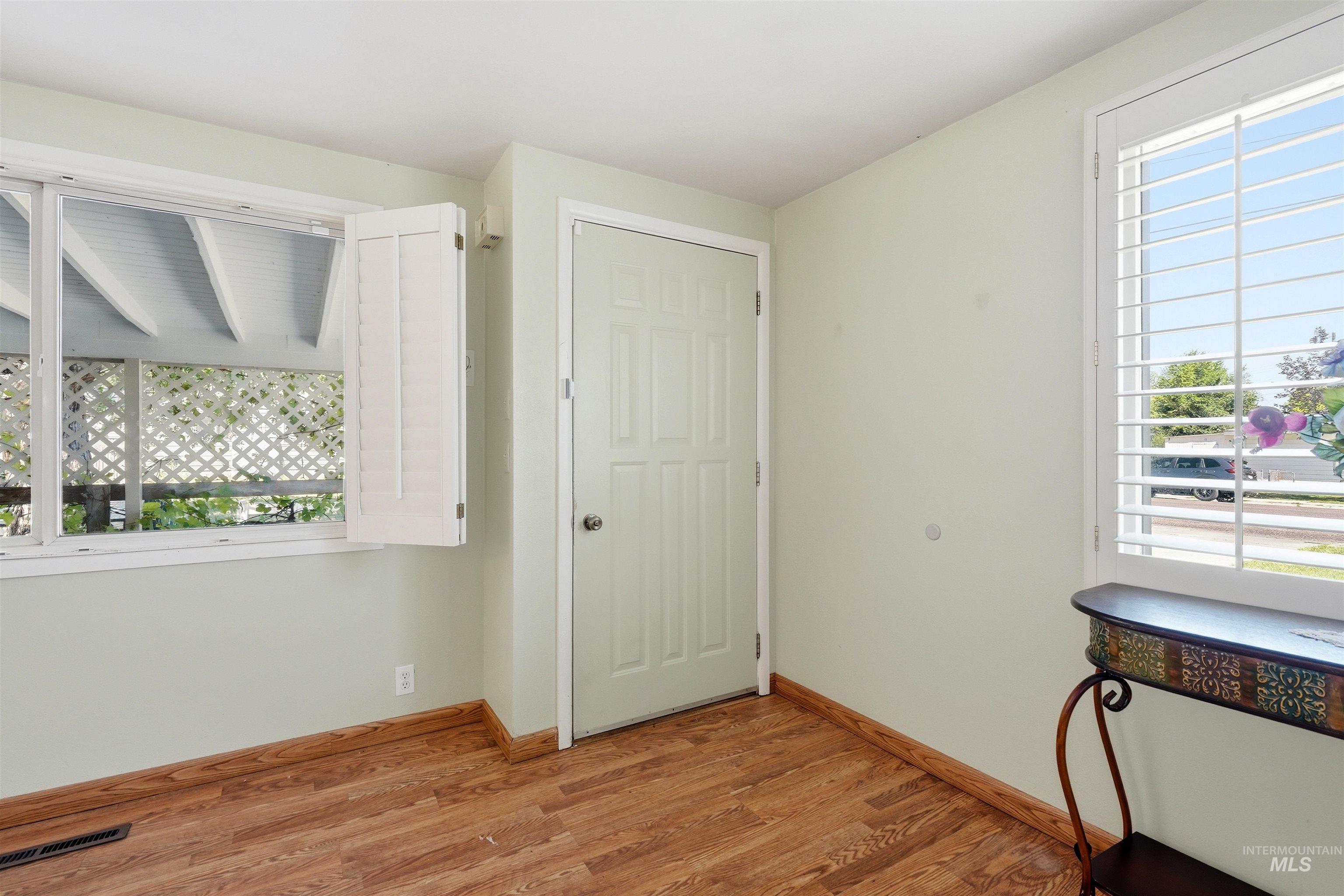 1725 E Sherman Ave, Nampa, Idaho 83686, 3 Bedrooms, 1.5 Bathrooms, Residential For Sale, Price $364,900,MLS 98991101