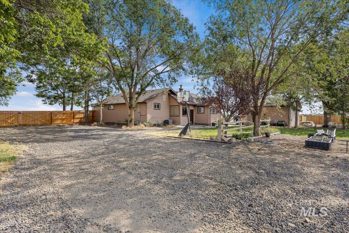 1375 E 3500 N, Buhl, Idaho 83316, 3 Bedrooms, 1 Bathroom, Residential For Sale, Price $575,000, 98991107