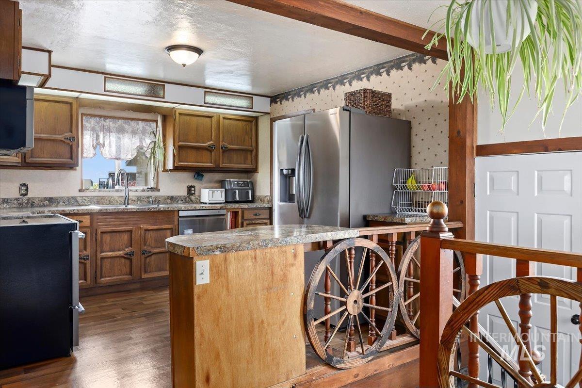 1375 E 3500 N, Buhl, Idaho 83316, 3 Bedrooms, 1 Bathroom, Residential For Sale, Price $575,000, 98991107