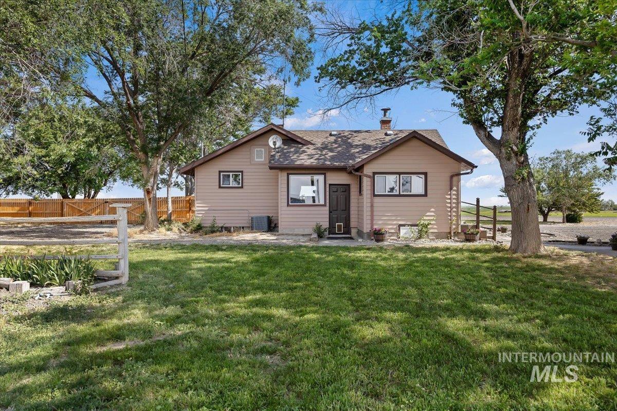 1375 E 3500 N, Buhl, Idaho 83316, 3 Bedrooms, 1 Bathroom, Residential For Sale, Price $575,000, 98991107