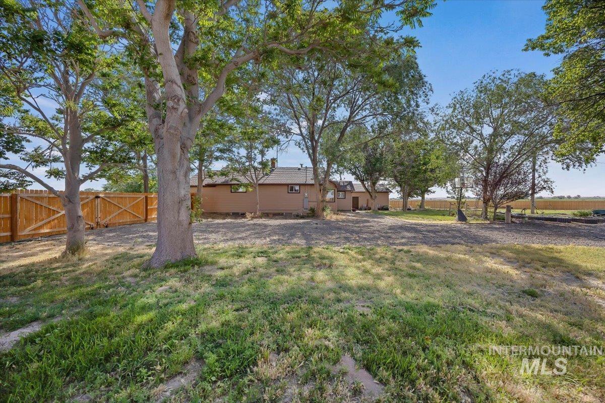 1375 E 3500 N, Buhl, Idaho 83316, 3 Bedrooms, 1 Bathroom, Residential For Sale, Price $575,000, 98991107
