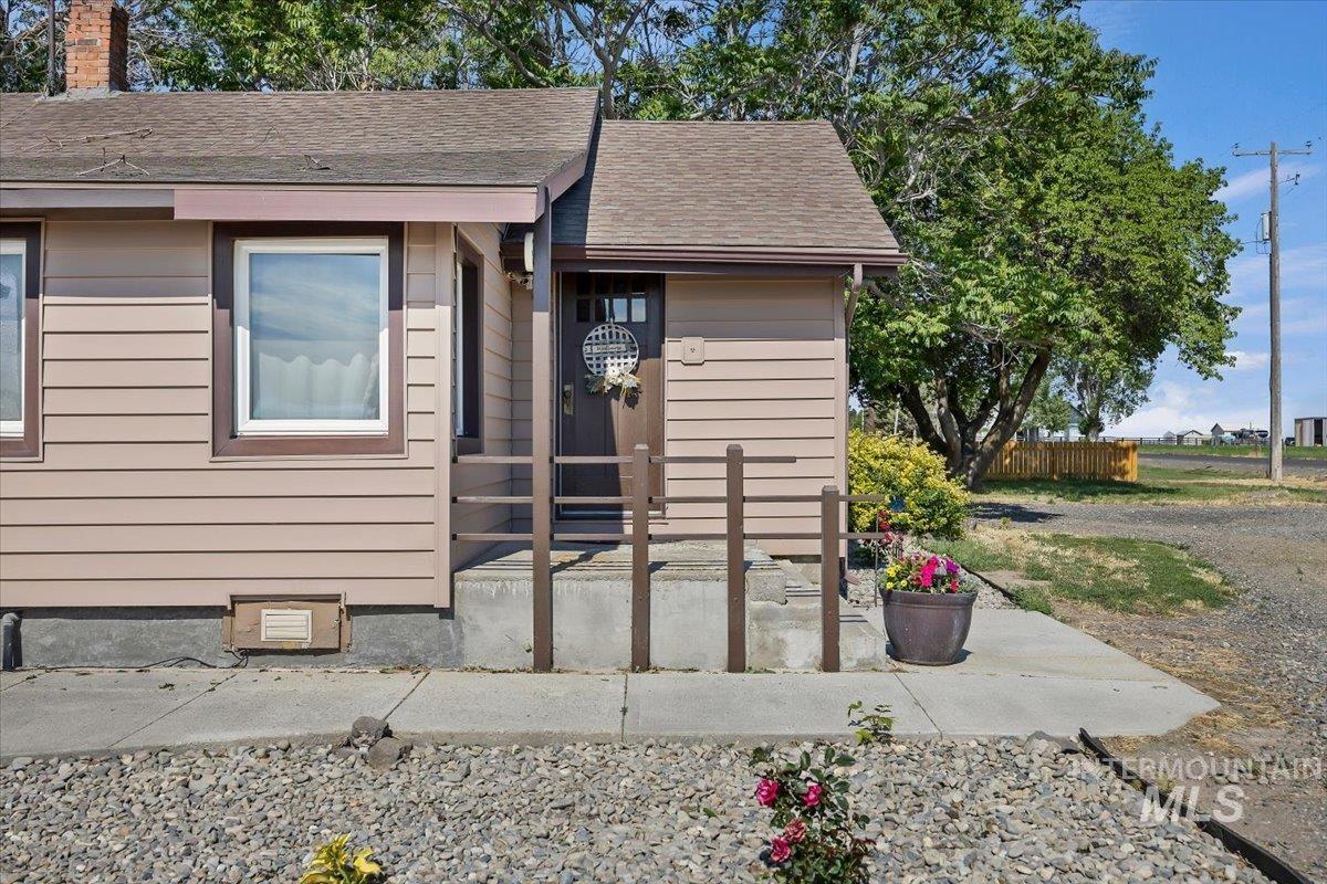 1375 E 3500 N, Buhl, Idaho 83316, 3 Bedrooms, 1 Bathroom, Residential For Sale, Price $575,000, 98991107