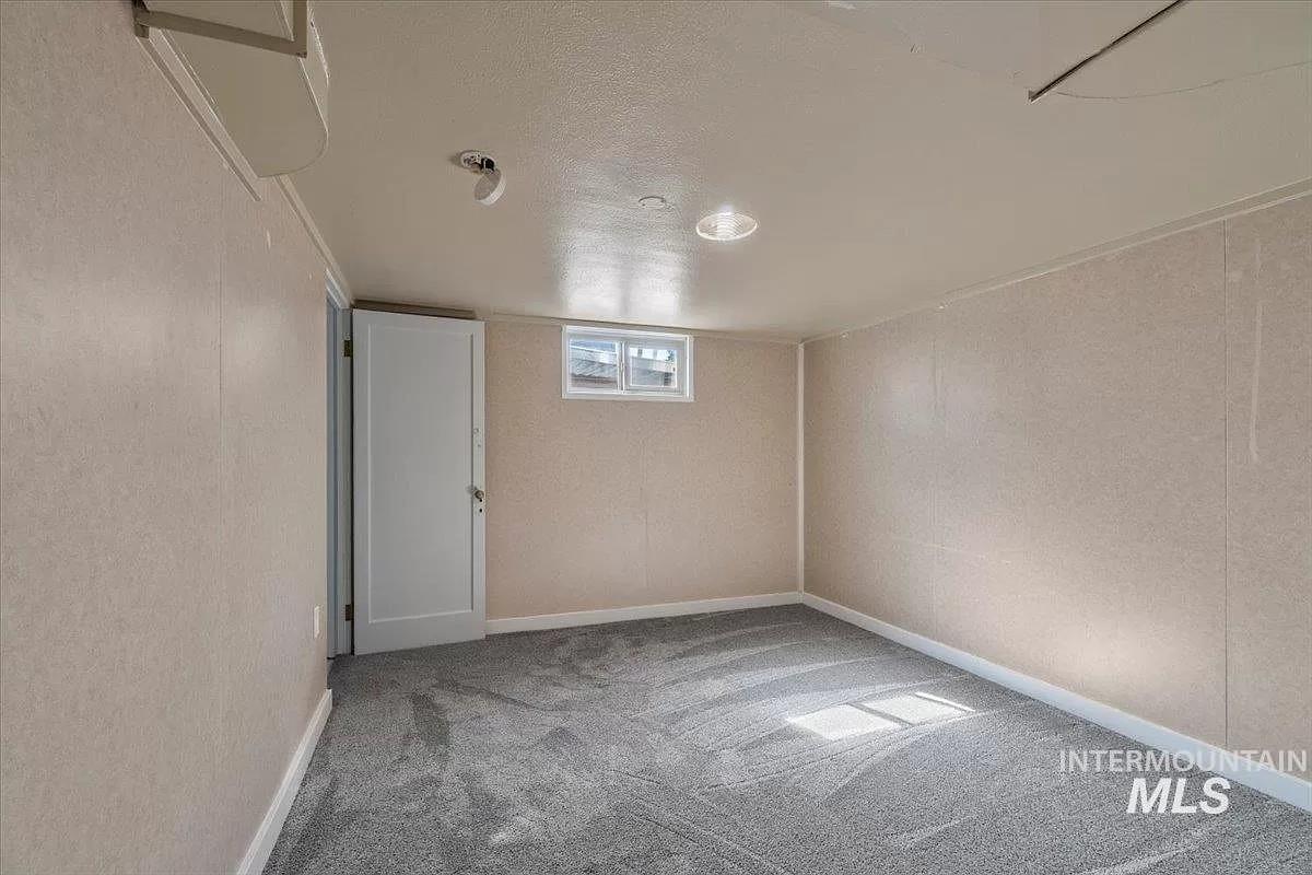 1216 7th St. S, Nampa, Idaho 83651, 6 Rooms, Business/Commercial For Sale, Price $580,000,MLS 98991111