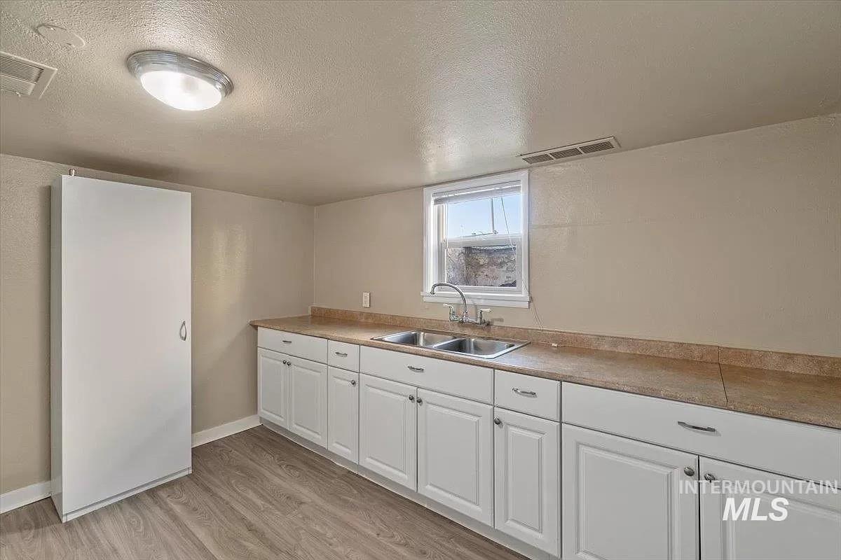1216 7th St. S, Nampa, Idaho 83651, 6 Rooms, Business/Commercial For Sale, Price $580,000,MLS 98991111
