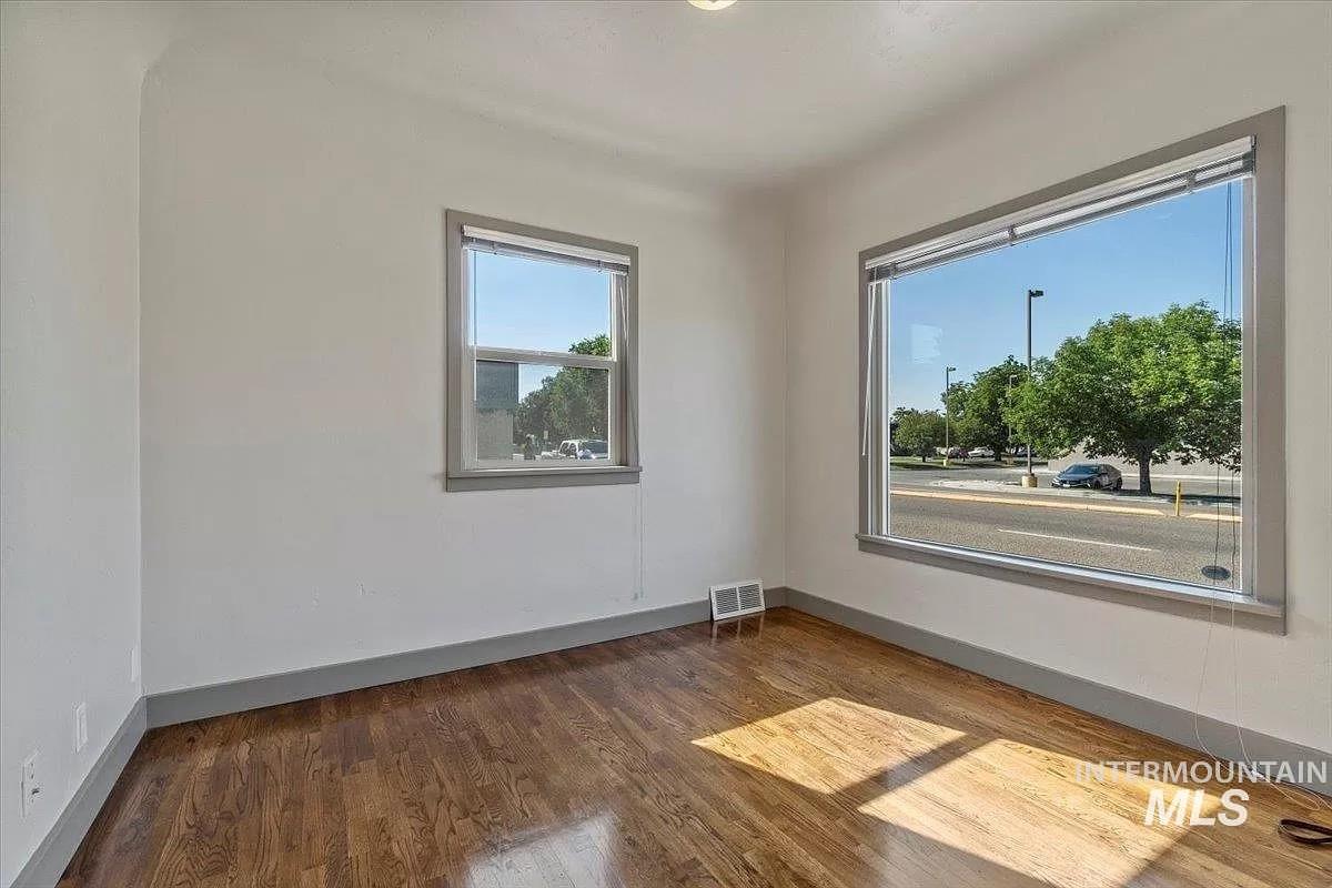 1216 7th St. S, Nampa, Idaho 83651, 6 Rooms, Business/Commercial For Sale, Price $580,000,MLS 98991111