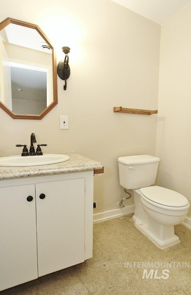 5924 W Overland Rd, Boise, Idaho 83709, 3 Bedrooms, 1.5 Bathrooms, Residential For Sale, Price $440,000,MLS 98991118