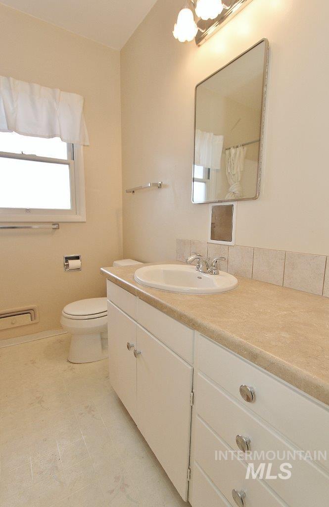 5924 W Overland Rd, Boise, Idaho 83709, 3 Bedrooms, 1.5 Bathrooms, Residential For Sale, Price $440,000,MLS 98991118