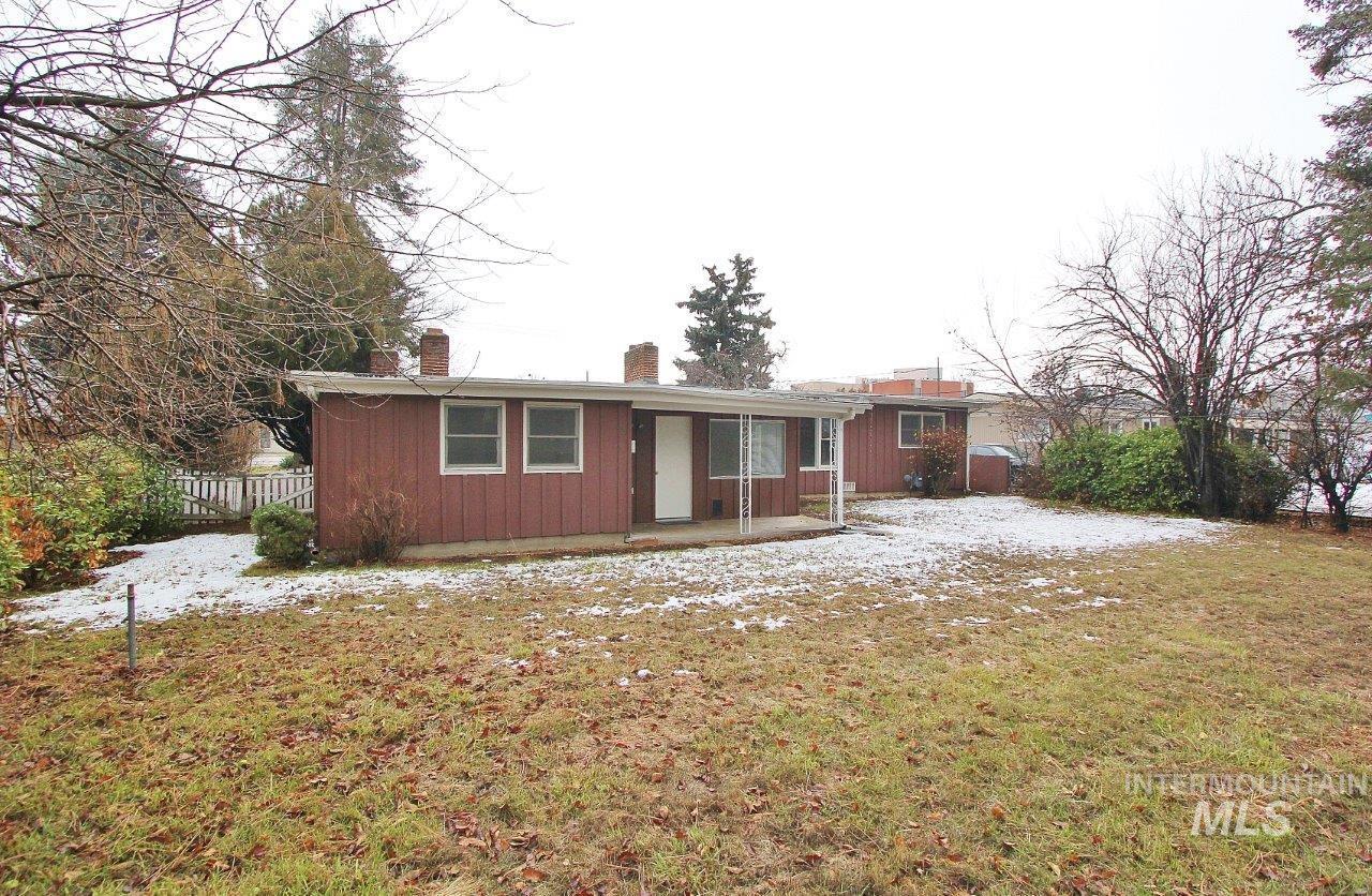 5924 W Overland Rd, Boise, Idaho 83709, 3 Bedrooms, 1.5 Bathrooms, Residential For Sale, Price $440,000,MLS 98991118
