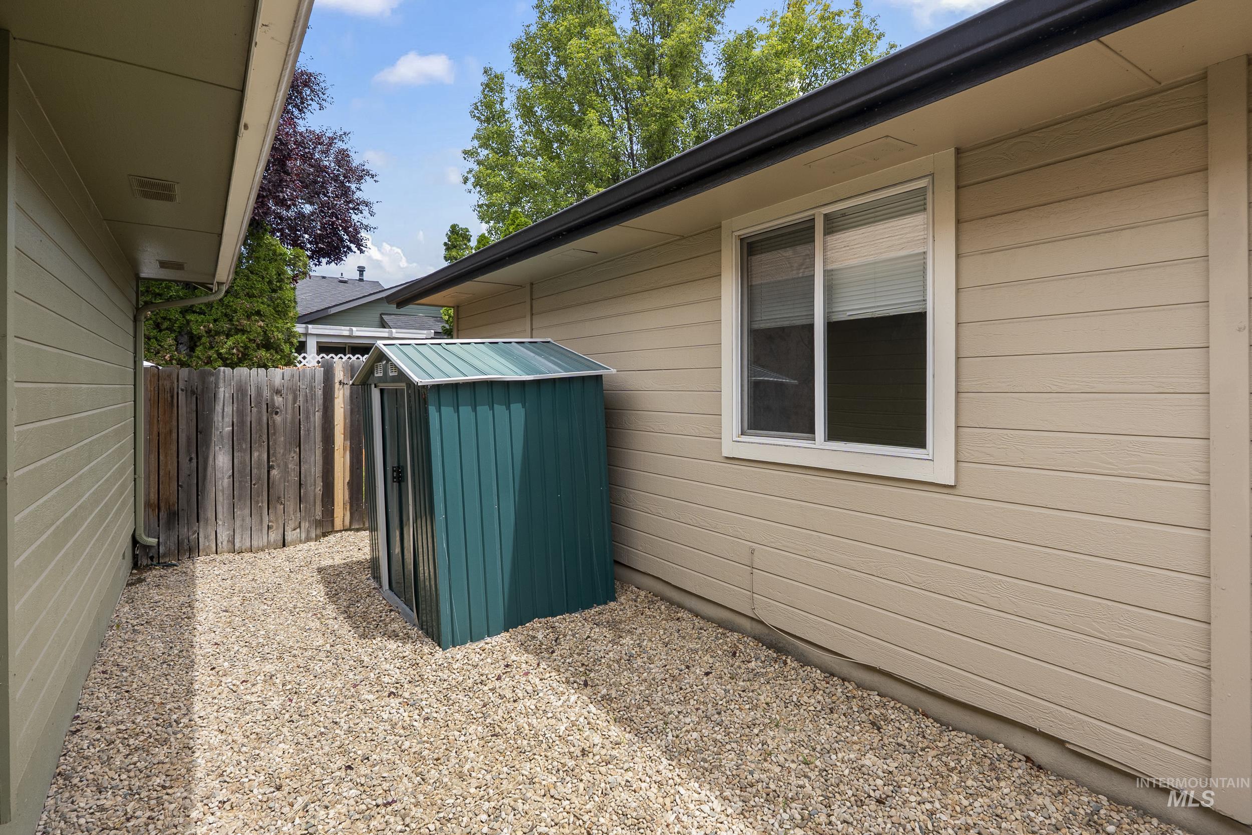 6063 W Winfield Ln, Boise, Idaho 83703, 3 Bedrooms, 2 Bathrooms, Residential For Sale, Price $399,990, 98991126