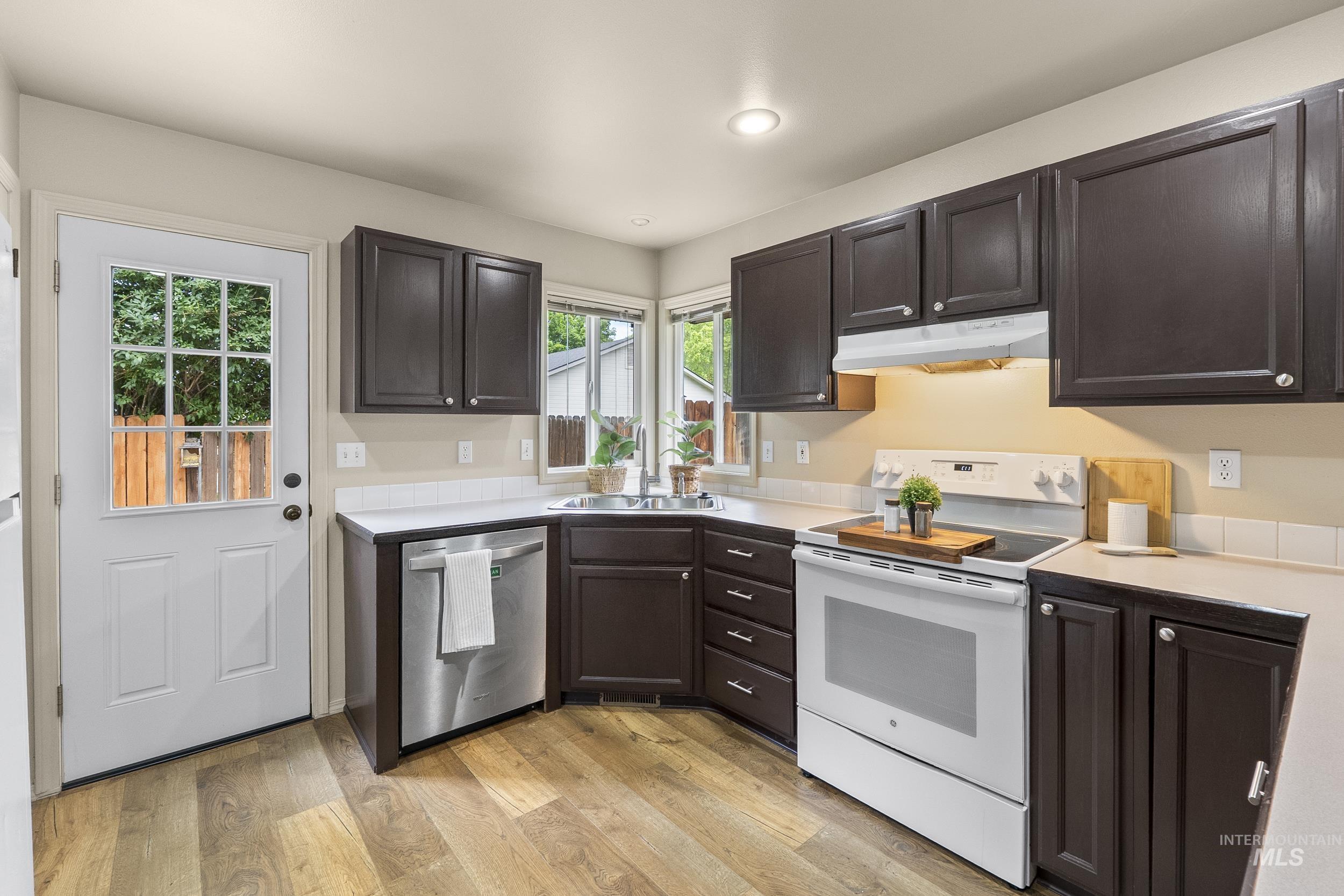 6063 W Winfield Ln, Boise, Idaho 83703, 3 Bedrooms, 2 Bathrooms, Residential For Sale, Price $399,990, 98991126