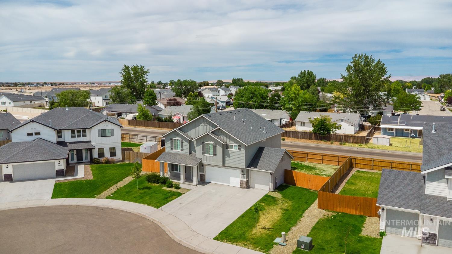 930 SW Accipiter Pl., Mountain Home, Idaho 83647, 4 Bedrooms, 2.5 Bathrooms, Residential For Sale, Price $470,000, 98991127