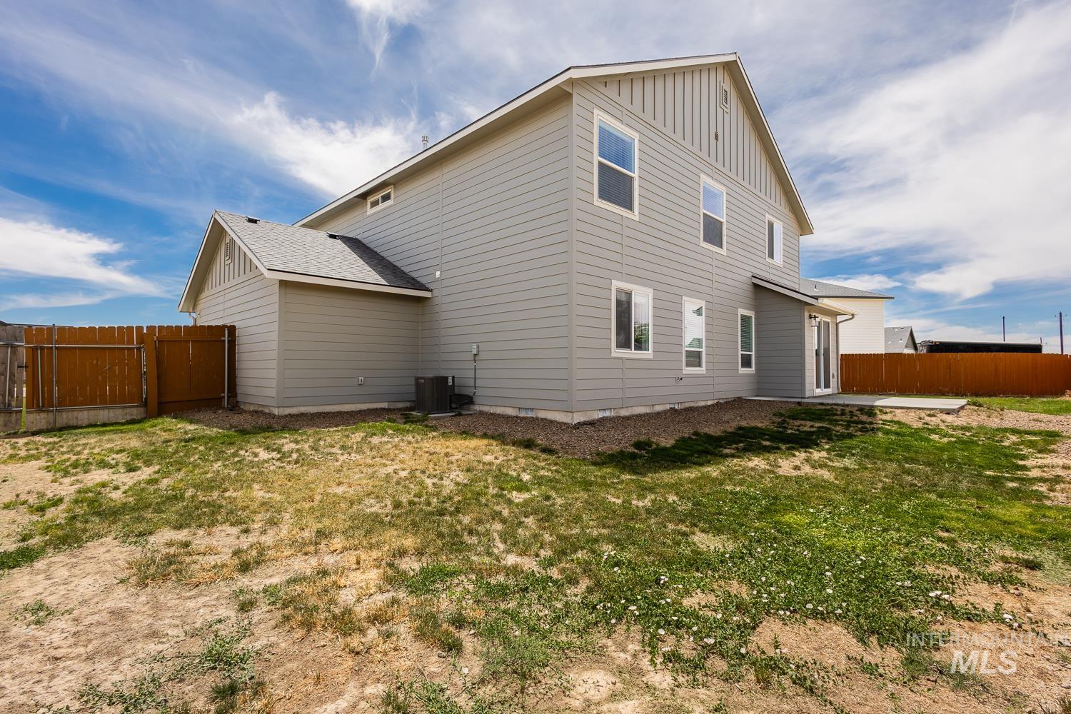 930 SW Accipiter Pl., Mountain Home, Idaho 83647, 4 Bedrooms, 2.5 Bathrooms, Residential For Sale, Price $470,000, 98991127