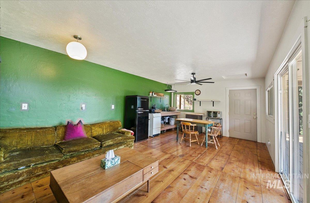 221 Tollgate Road, Boise, Idaho 83716, 2 Bedrooms, 0.5 Bathroom, Residential For Sale, Price $169,900, 98991135