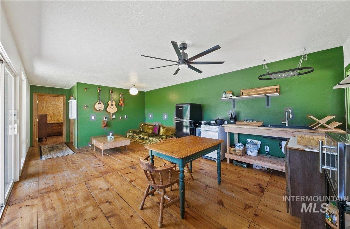 221 Tollgate Road, Boise, Idaho 83716, 2 Bedrooms, 0.5 Bathroom, Residential For Sale, Price $169,900, 98991135