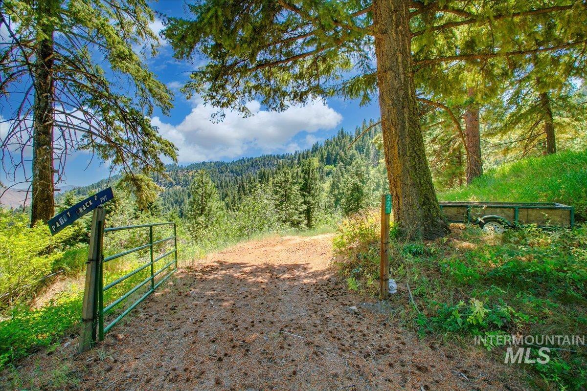 221 Tollgate Road, Boise, Idaho 83716, 2 Bedrooms, 0.5 Bathroom, Residential For Sale, Price $169,900, 98991135