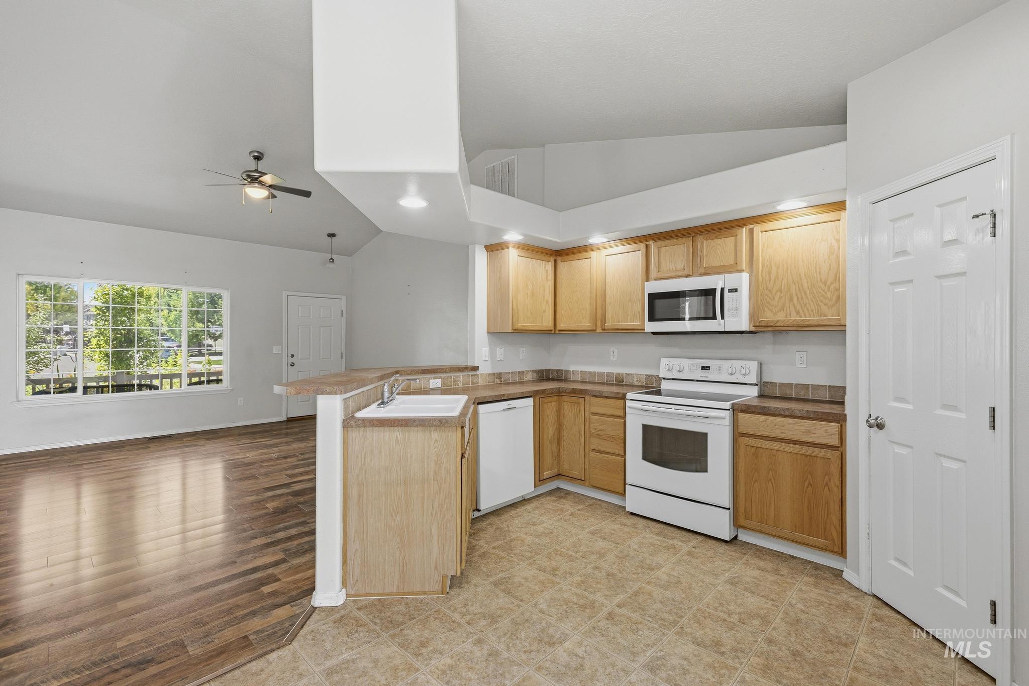 2611 Carnegie, Caldwell, Idaho 83607, 4 Bedrooms, 2 Bathrooms, Residential For Sale, Price $375,000, 98991136