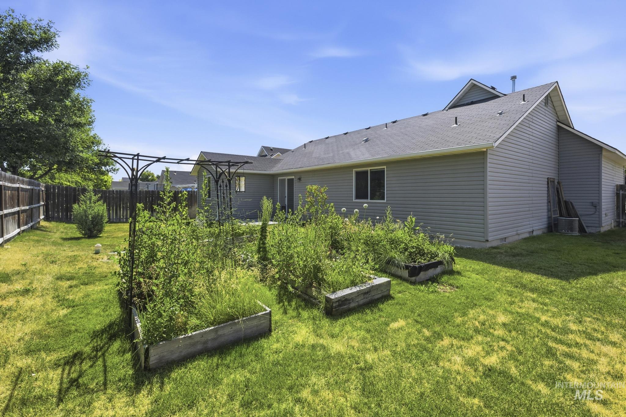 2611 Carnegie, Caldwell, Idaho 83607, 4 Bedrooms, 2 Bathrooms, Residential For Sale, Price $375,000, 98991136