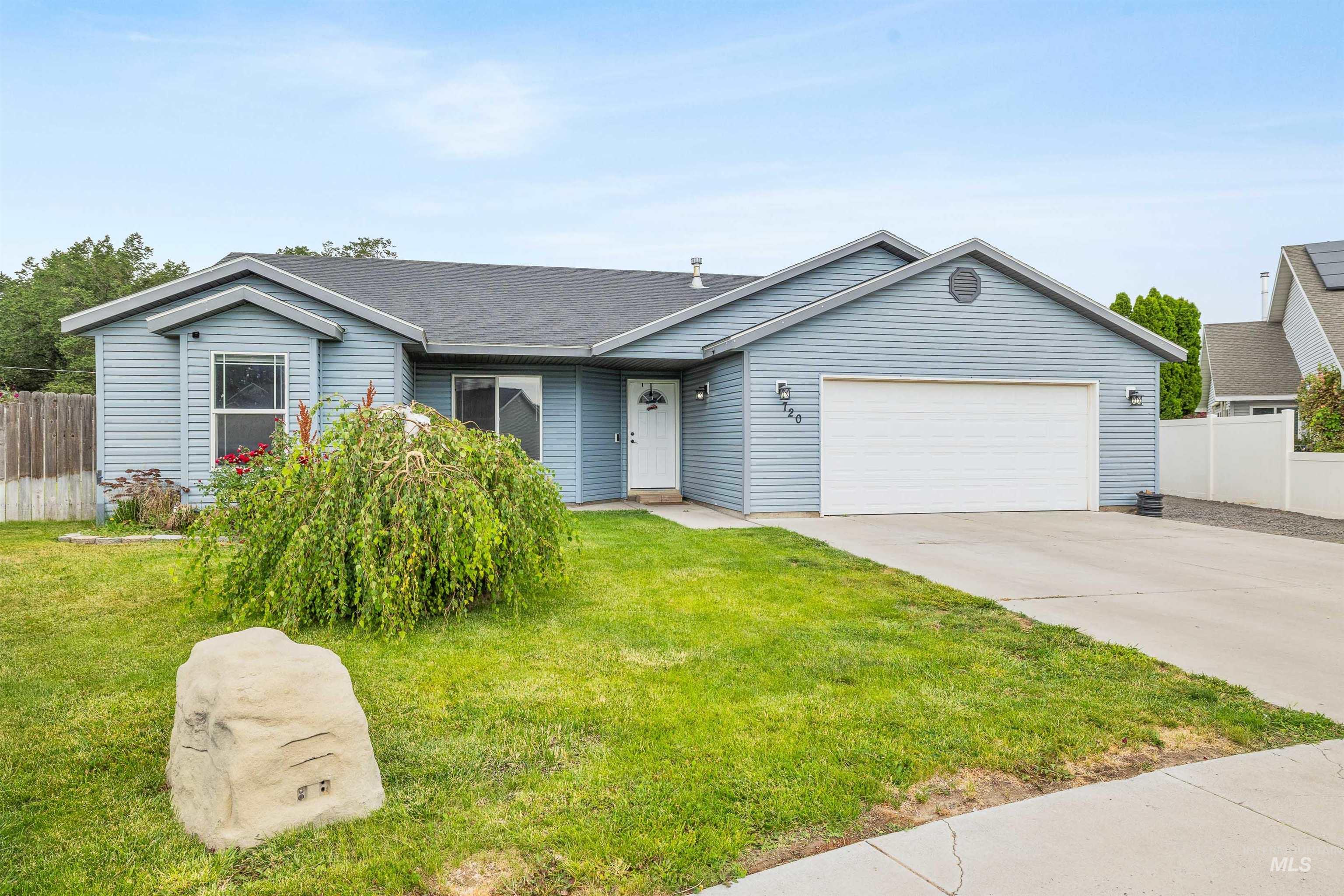 720 Aiken Circle, Buhl, Idaho 83316, 4 Bedrooms, 2 Bathrooms, Residential For Sale, Price $352,000,MLS 98991137