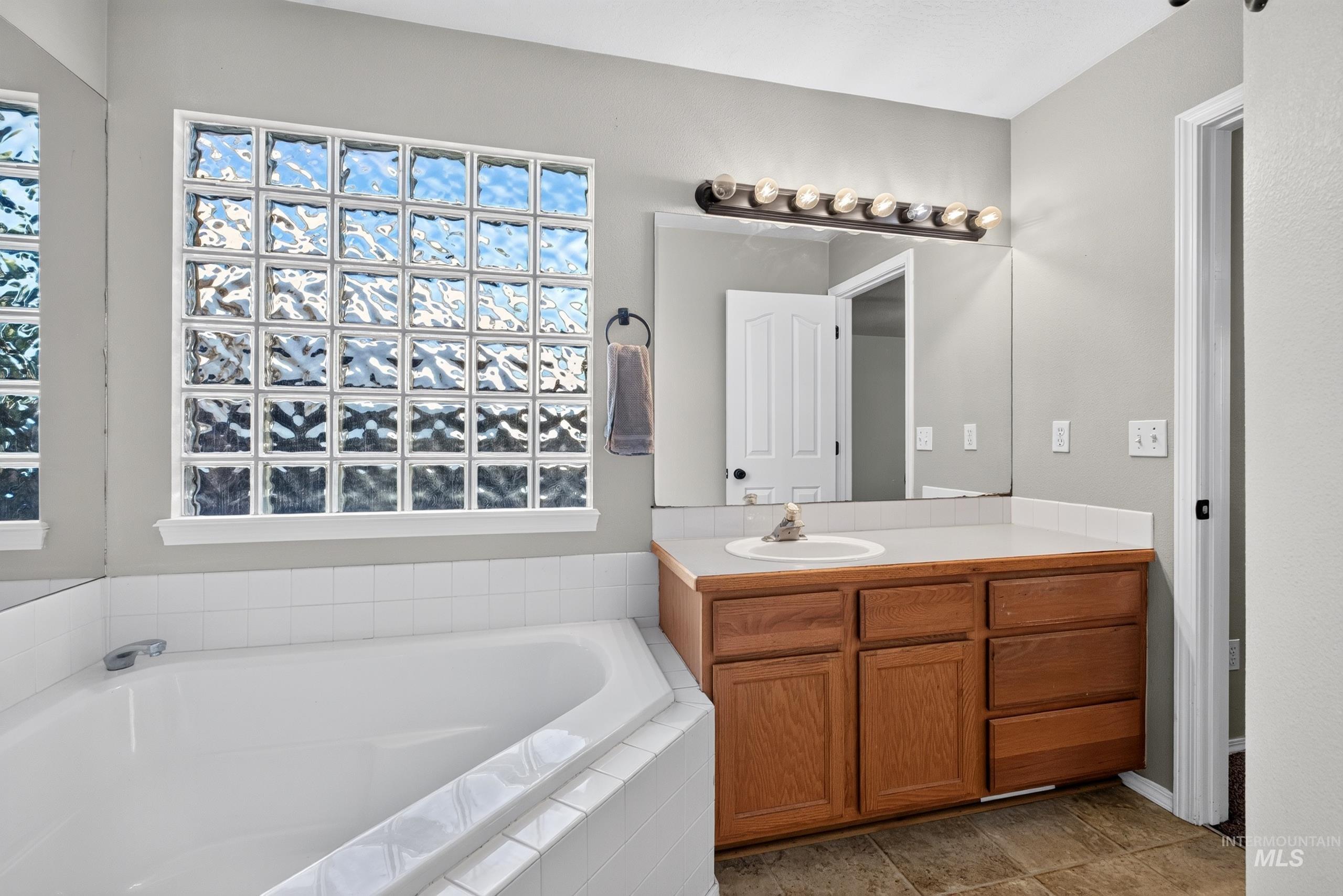 2911 Life Way, Caldwell, Idaho 83605, 3 Bedrooms, 2 Bathrooms, Residential For Sale, Price $395,000, 98991138