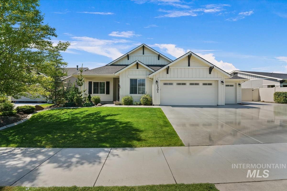 1301 E Timber Trail Dr, Kuna, Idaho 83634, 3 Bedrooms, 2 Bathrooms, Residential For Sale, Price $549,999,MLS 98991142