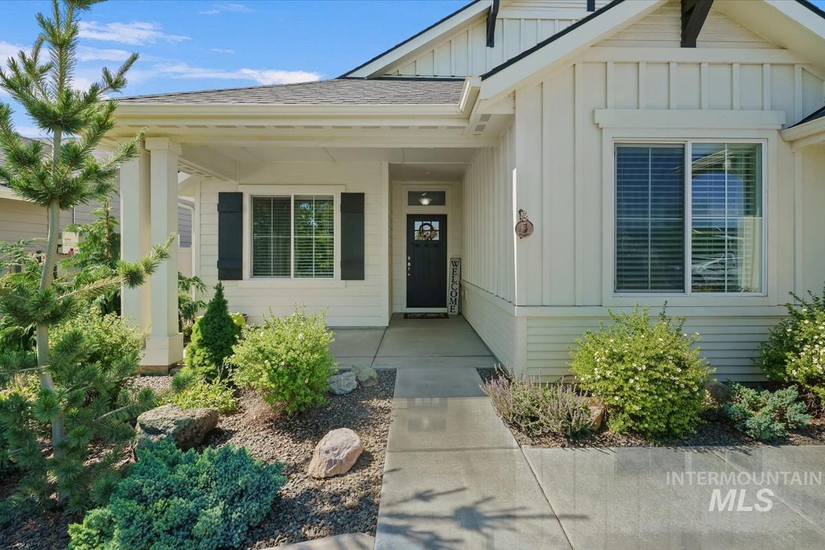 1301 E Timber Trail Dr, Kuna, Idaho 83634, 3 Bedrooms, 2 Bathrooms, Residential For Sale, Price $549,999,MLS 98991142