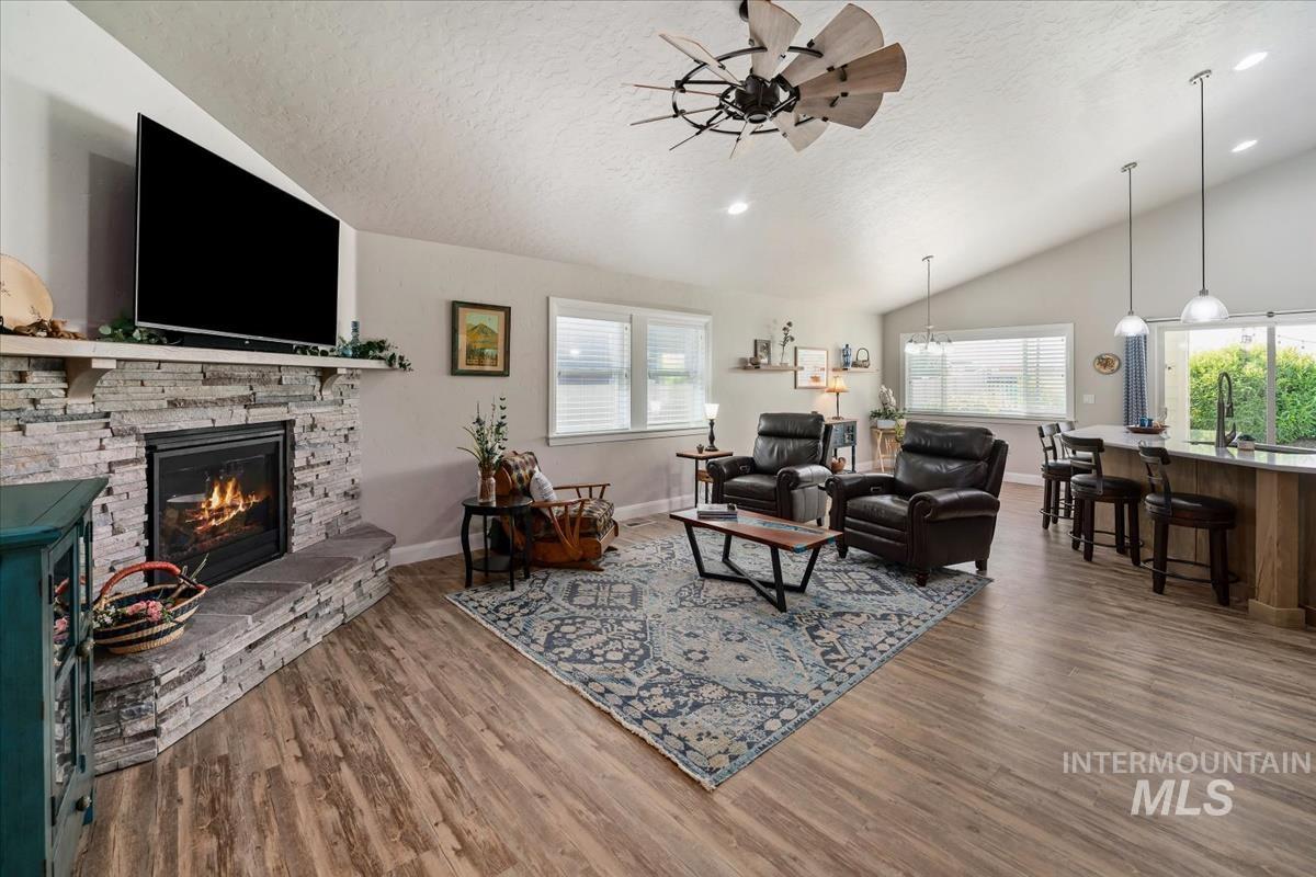 1301 E Timber Trail Dr, Kuna, Idaho 83634, 3 Bedrooms, 2 Bathrooms, Residential For Sale, Price $549,999,MLS 98991142