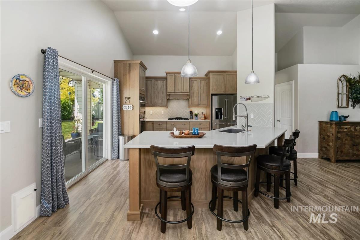 1301 E Timber Trail Dr, Kuna, Idaho 83634, 3 Bedrooms, 2 Bathrooms, Residential For Sale, Price $549,999,MLS 98991142
