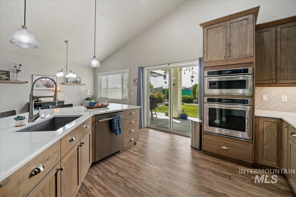 1301 E Timber Trail Dr, Kuna, Idaho 83634, 3 Bedrooms, 2 Bathrooms, Residential For Sale, Price $549,999,MLS 98991142