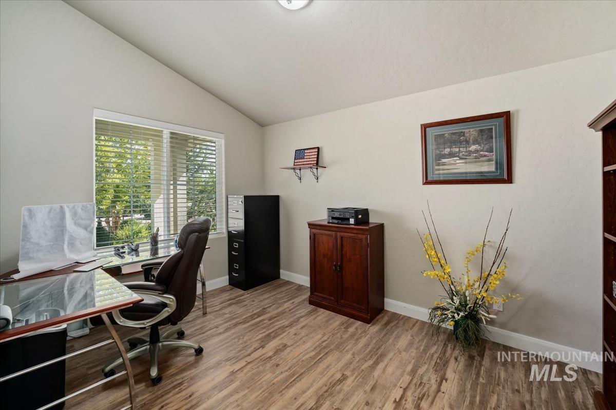 1301 E Timber Trail Dr, Kuna, Idaho 83634, 3 Bedrooms, 2 Bathrooms, Residential For Sale, Price $549,999,MLS 98991142