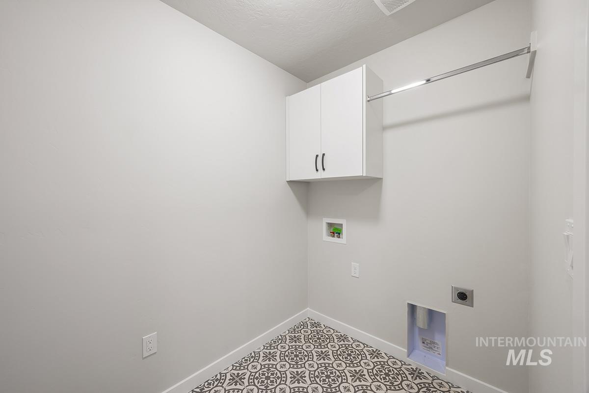 1726 E Hadler St., Meridian, Idaho 83642, 3 Bedrooms, 2 Bathrooms, Residential For Sale, Price $453,800,MLS 98991143