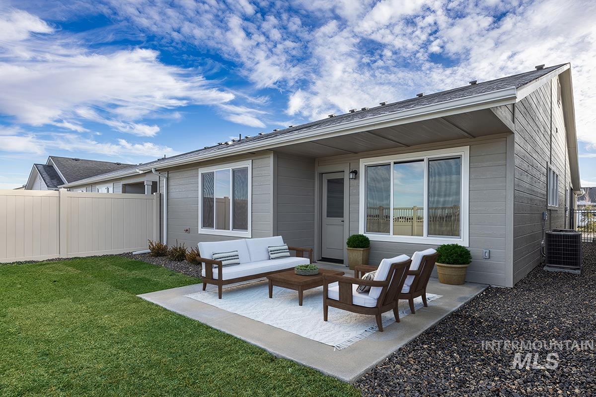 1726 E Hadler St., Meridian, Idaho 83642, 3 Bedrooms, 2 Bathrooms, Residential For Sale, Price $453,800,MLS 98991143
