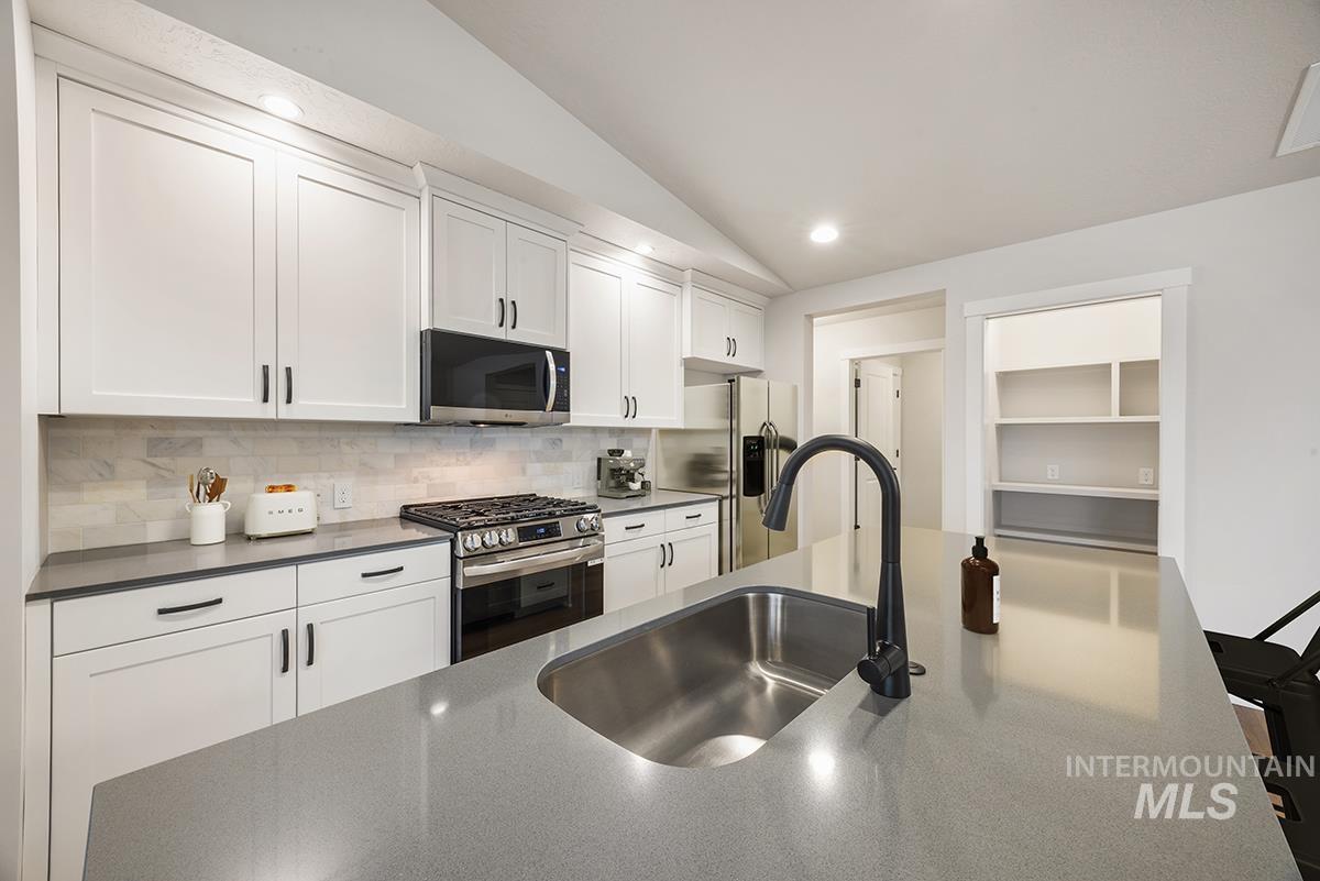 1726 E Hadler St., Meridian, Idaho 83642, 3 Bedrooms, 2 Bathrooms, Residential For Sale, Price $453,800,MLS 98991143