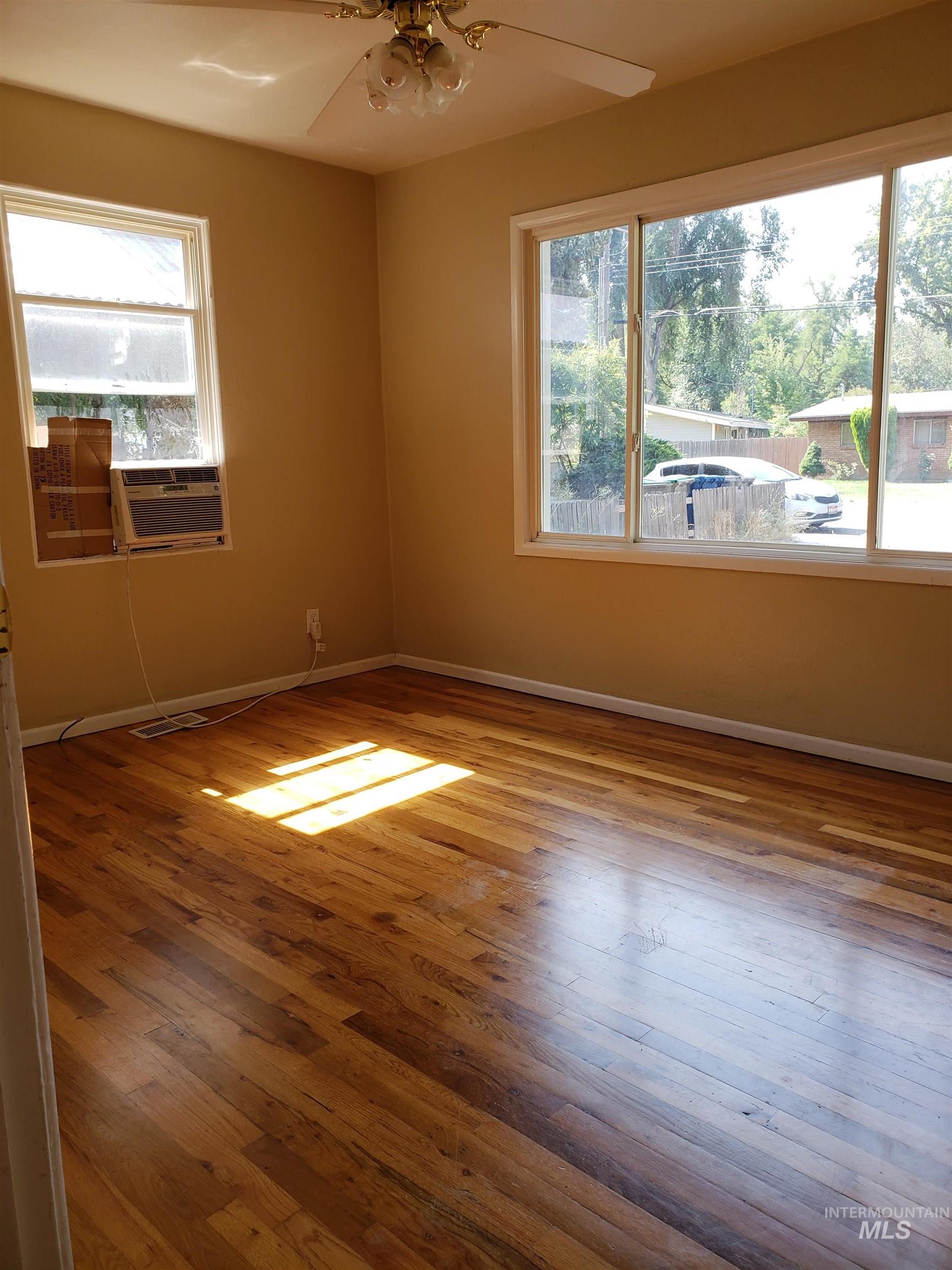3610 W Moore St, Boise, Idaho 83703, 3 Bedrooms, 1 Bathroom, Residential Income For Sale, Price $549,000, 98991144
