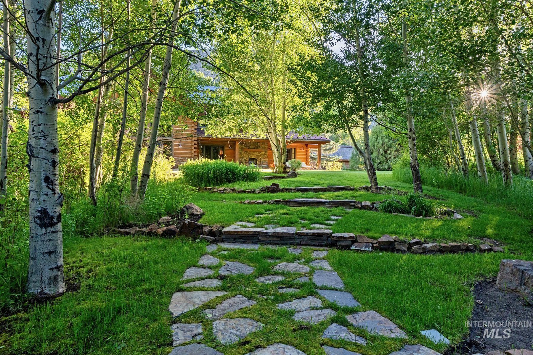 40 Fox Hollow Gulch Rd, Bellevue, Idaho 83313, 8 Bedrooms, 9.5 Bathrooms, Farm & Ranch For Sale, Price $7,500,000, 98991146