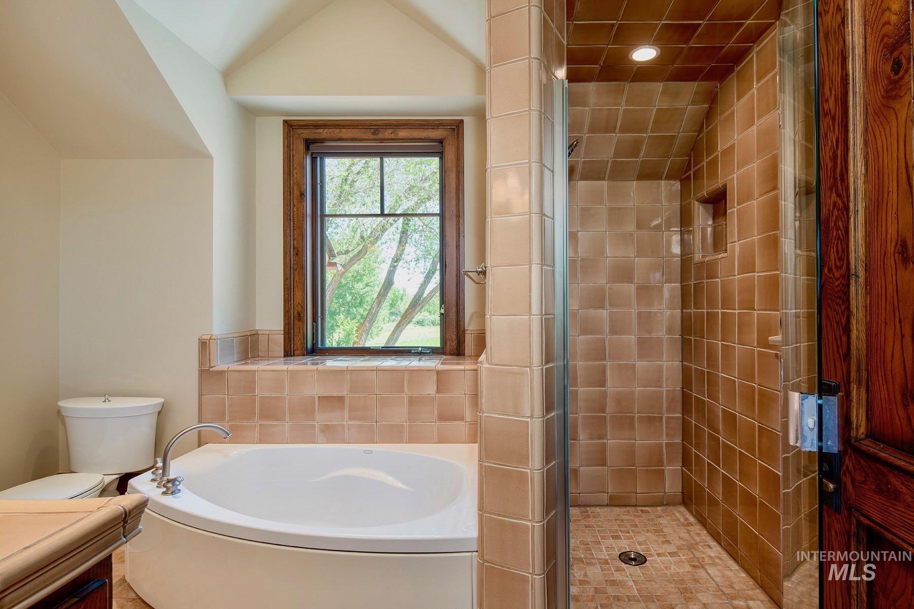 40 Fox Hollow Gulch Rd, Bellevue, Idaho 83313, 8 Bedrooms, 9.5 Bathrooms, Farm & Ranch For Sale, Price $7,500,000, 98991146