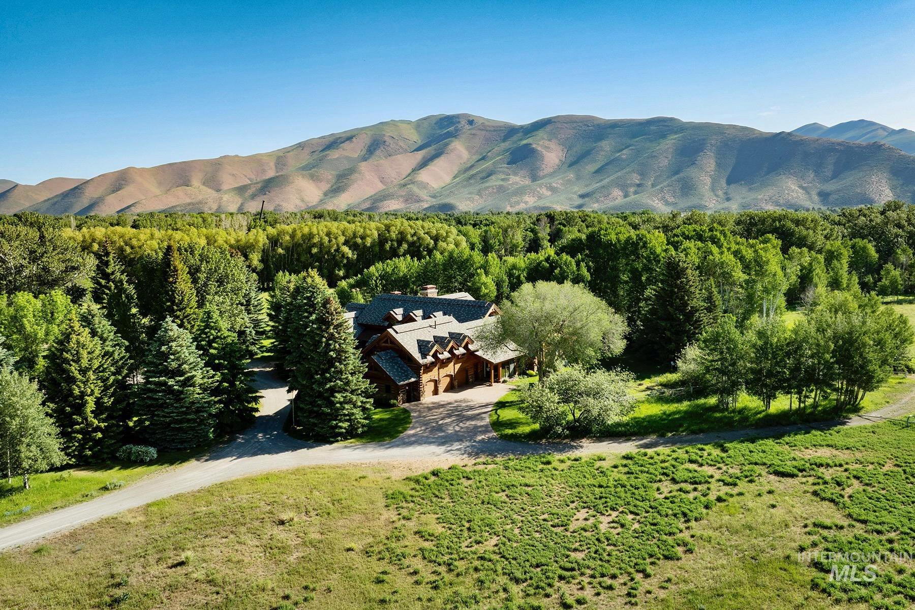 40 Fox Hollow Gulch Rd, Bellevue, Idaho 83313, 8 Bedrooms, 9.5 Bathrooms, Farm & Ranch For Sale, Price $7,500,000, 98991146