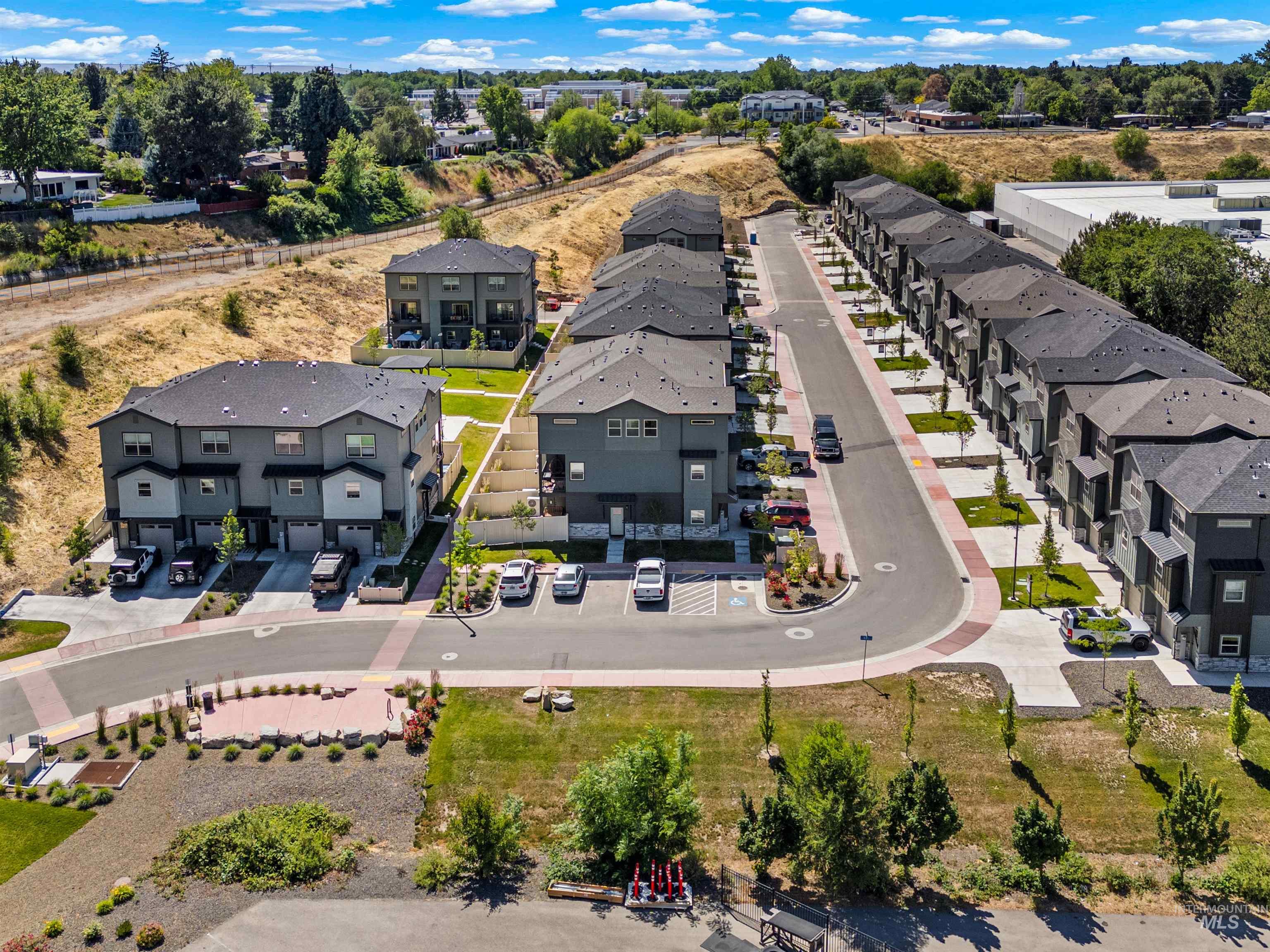 7410 W Swain Lane, Garden City, Idaho 83714, 3 Bedrooms, 3 Bathrooms, Residential For Sale, Price $449,000,MLS 98991152