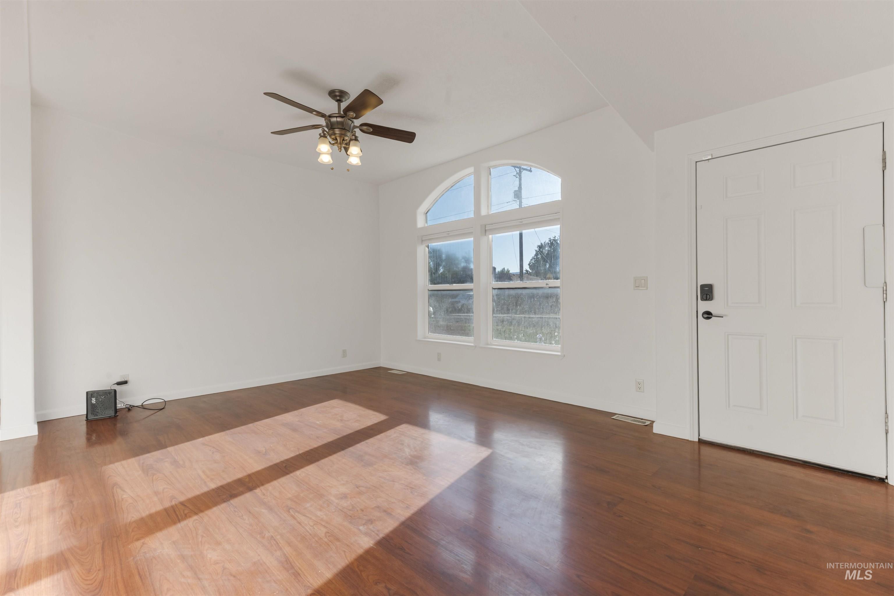 2107 S Phillippi Street, Boise, Idaho 83705, 3 Bedrooms, 2 Bathrooms, Residential For Sale, Price $350,000,MLS 98991153