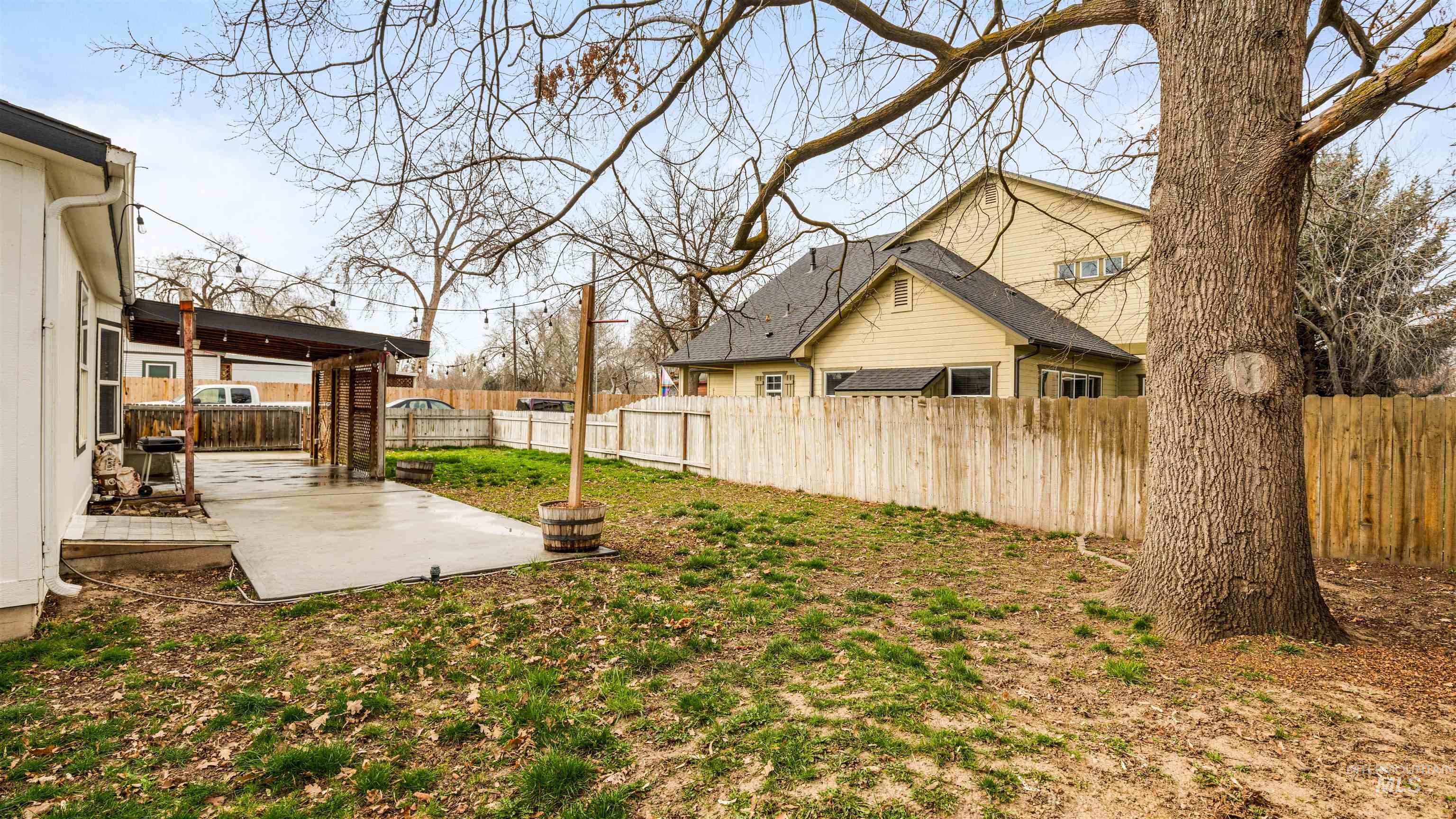 2107 S Phillippi Street, Boise, Idaho 83705, 3 Bedrooms, 2 Bathrooms, Residential For Sale, Price $350,000,MLS 98991153