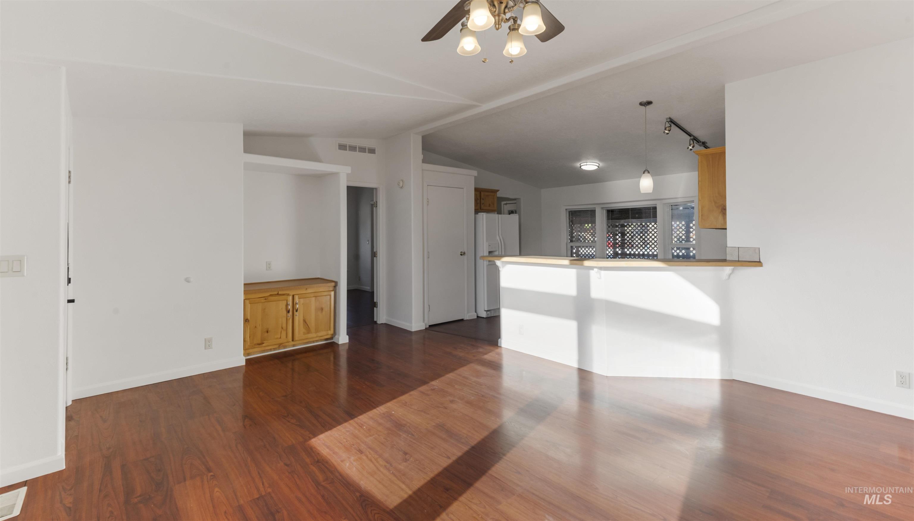 2107 S Phillippi Street, Boise, Idaho 83705, 3 Bedrooms, 2 Bathrooms, Residential For Sale, Price $350,000,MLS 98991153