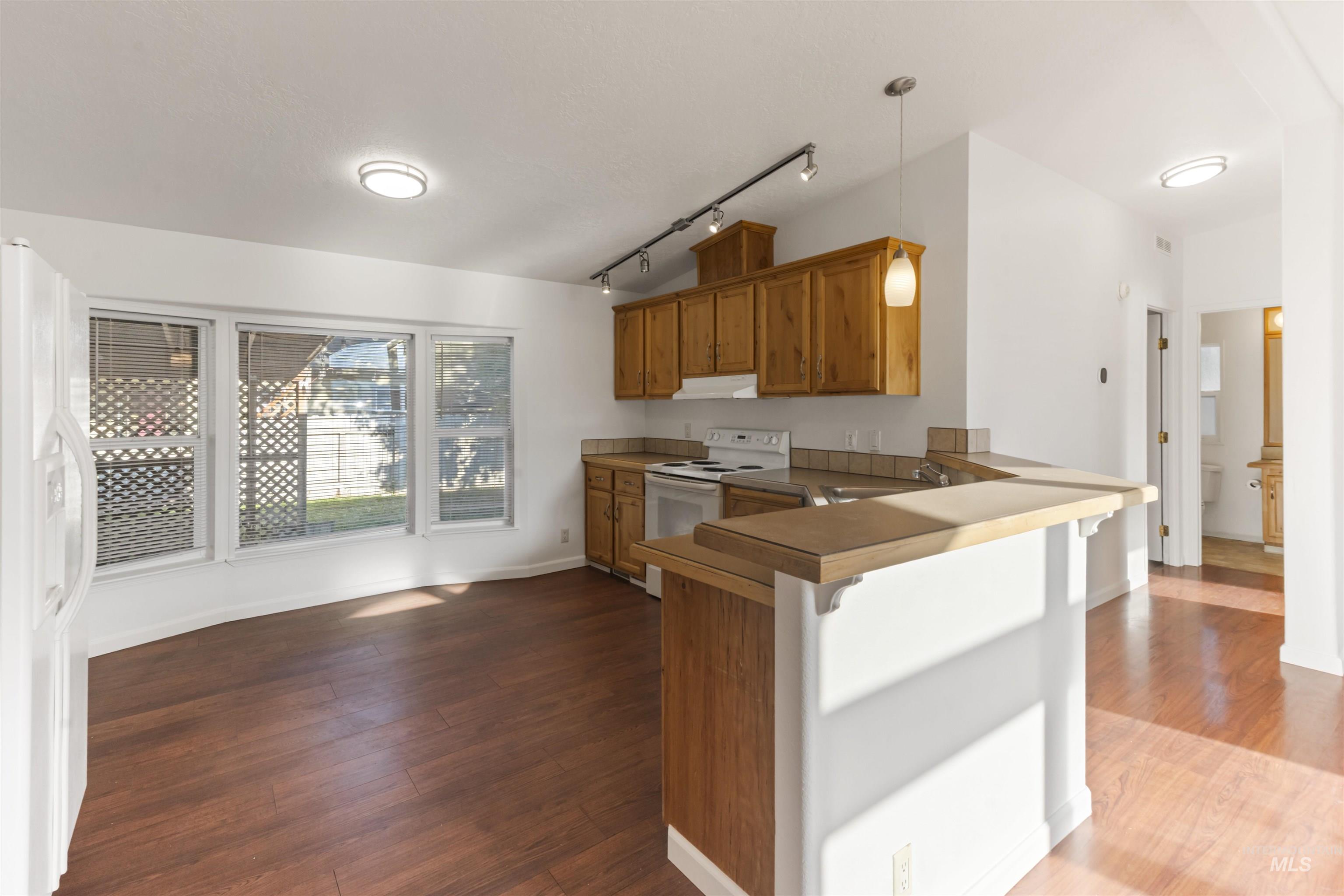2107 S Phillippi Street, Boise, Idaho 83705, 3 Bedrooms, 2 Bathrooms, Residential For Sale, Price $350,000,MLS 98991153